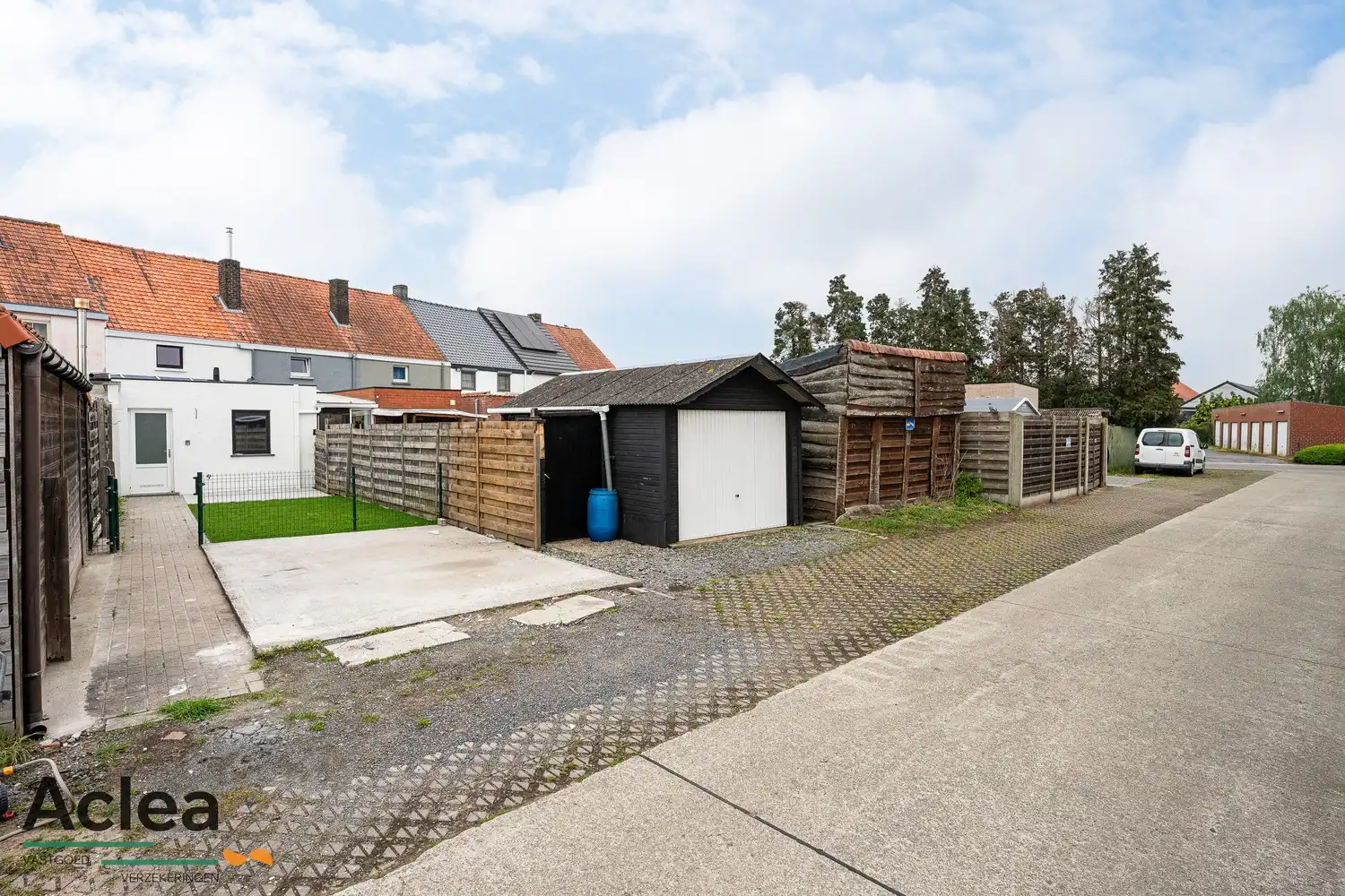 Stijlvol gerenoveerde woning met tuin en parkeerplaats foto 22