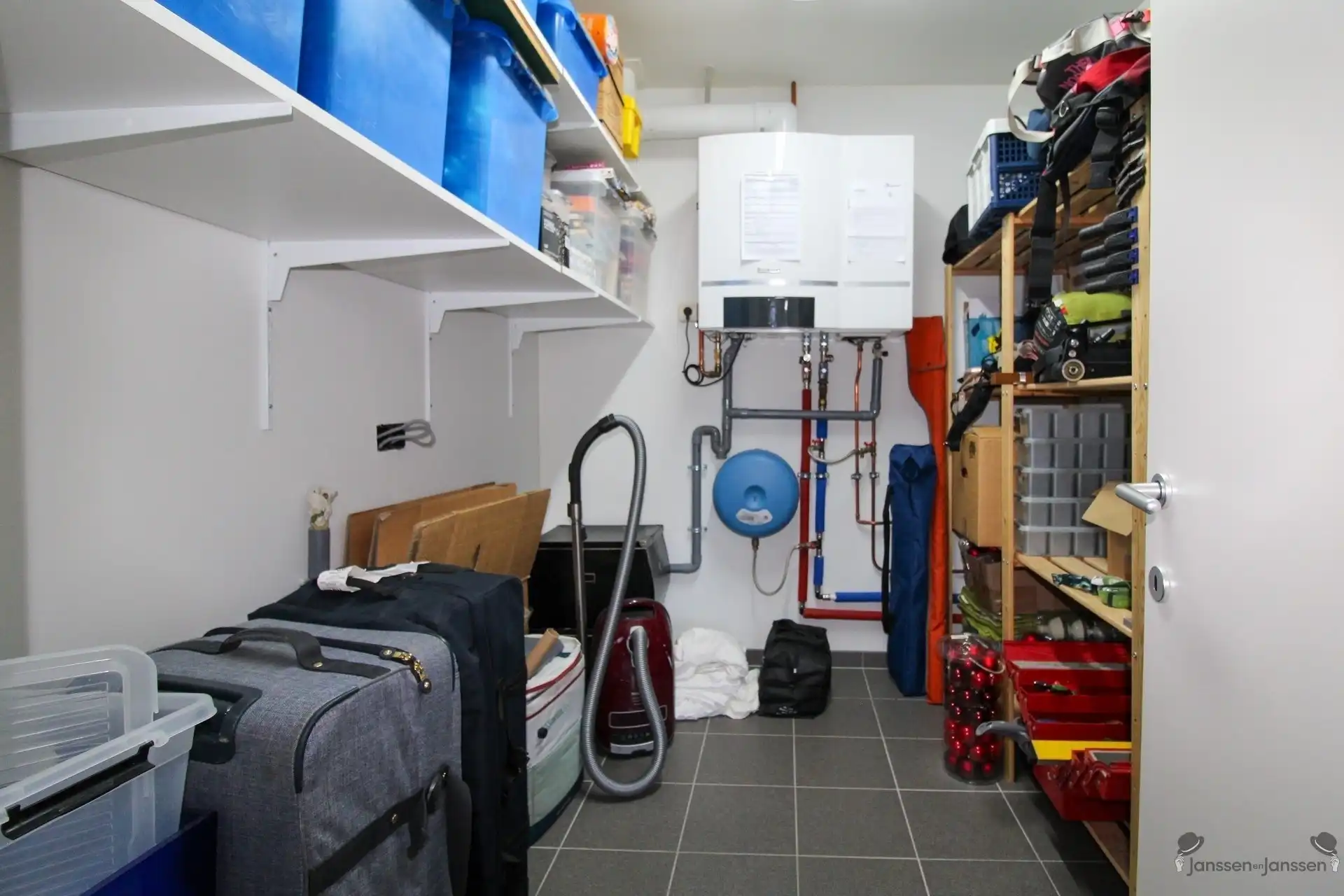 Ruime woning met 3 slpks, tuin en tuinberging foto 11