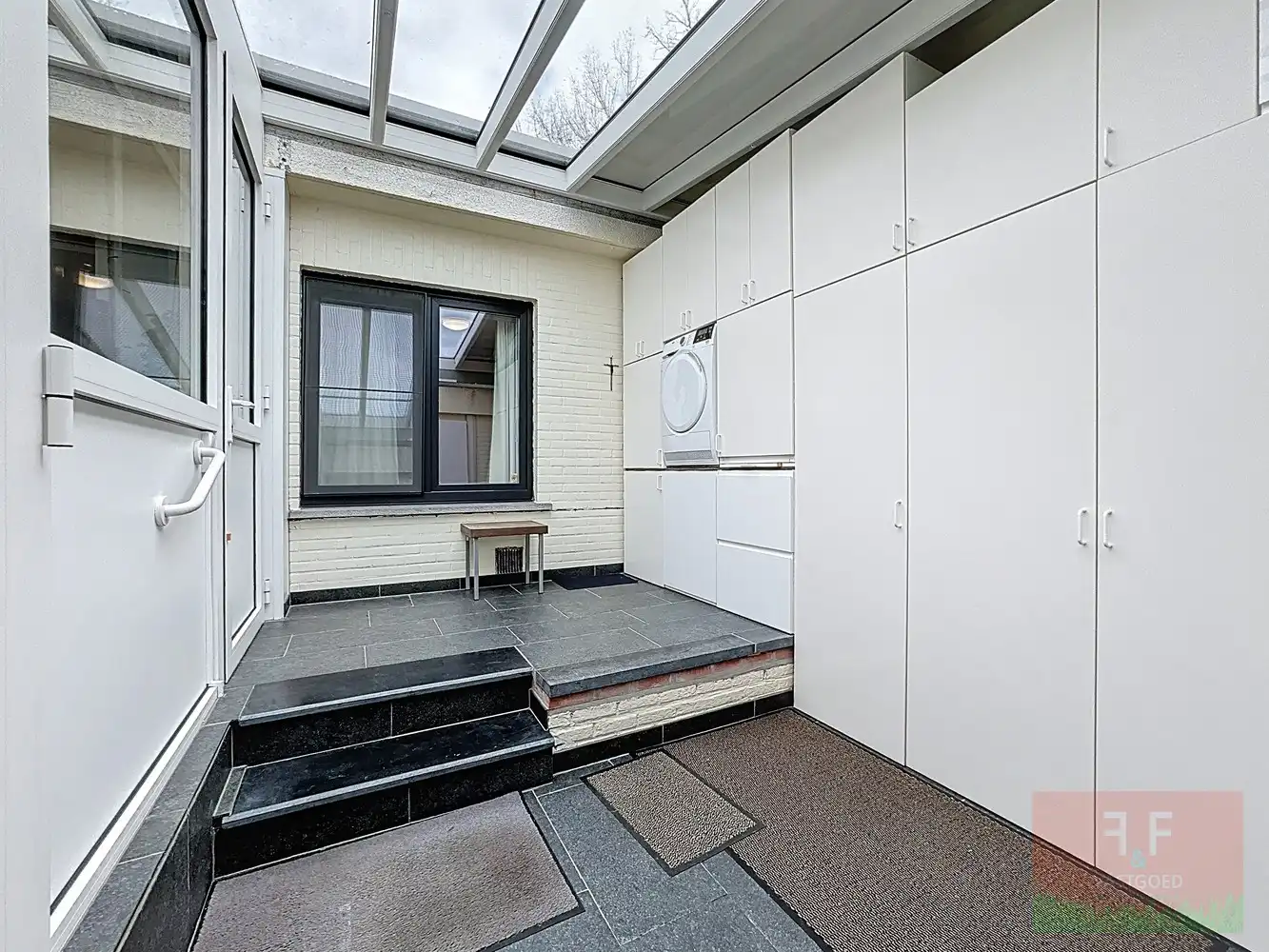 Instapklare en energiezuinige bungalow met 2 slaapkamers, zonneterras en inpandige garage foto 22