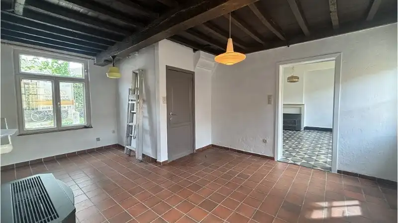 Karaktervolle 2-slaapkamerwoning met ruim TERRAS te huur in Brugge foto 3