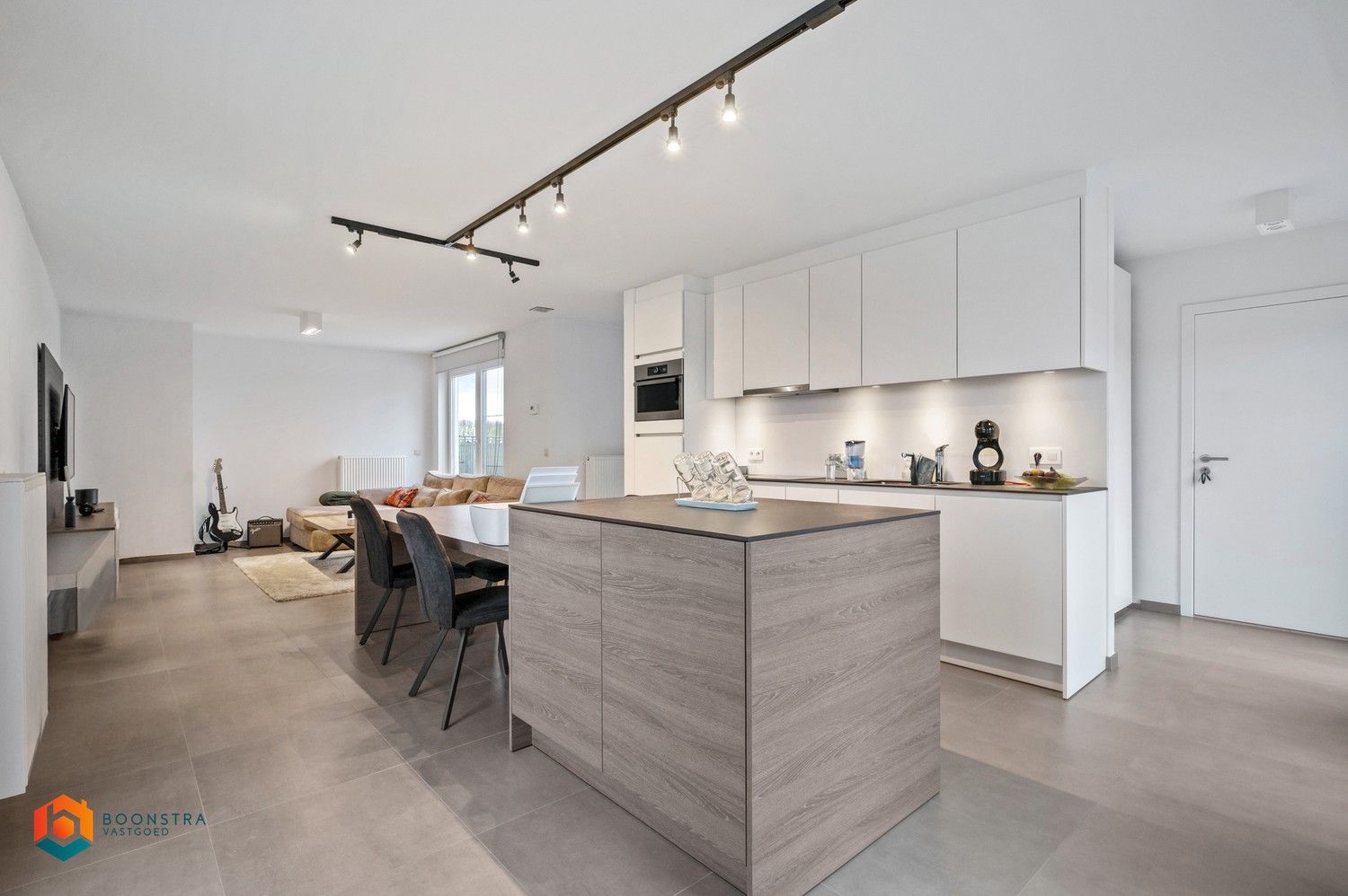 Lichtrijk penthouse met één slpkr en twee terrassen foto {{pictureIndex}}