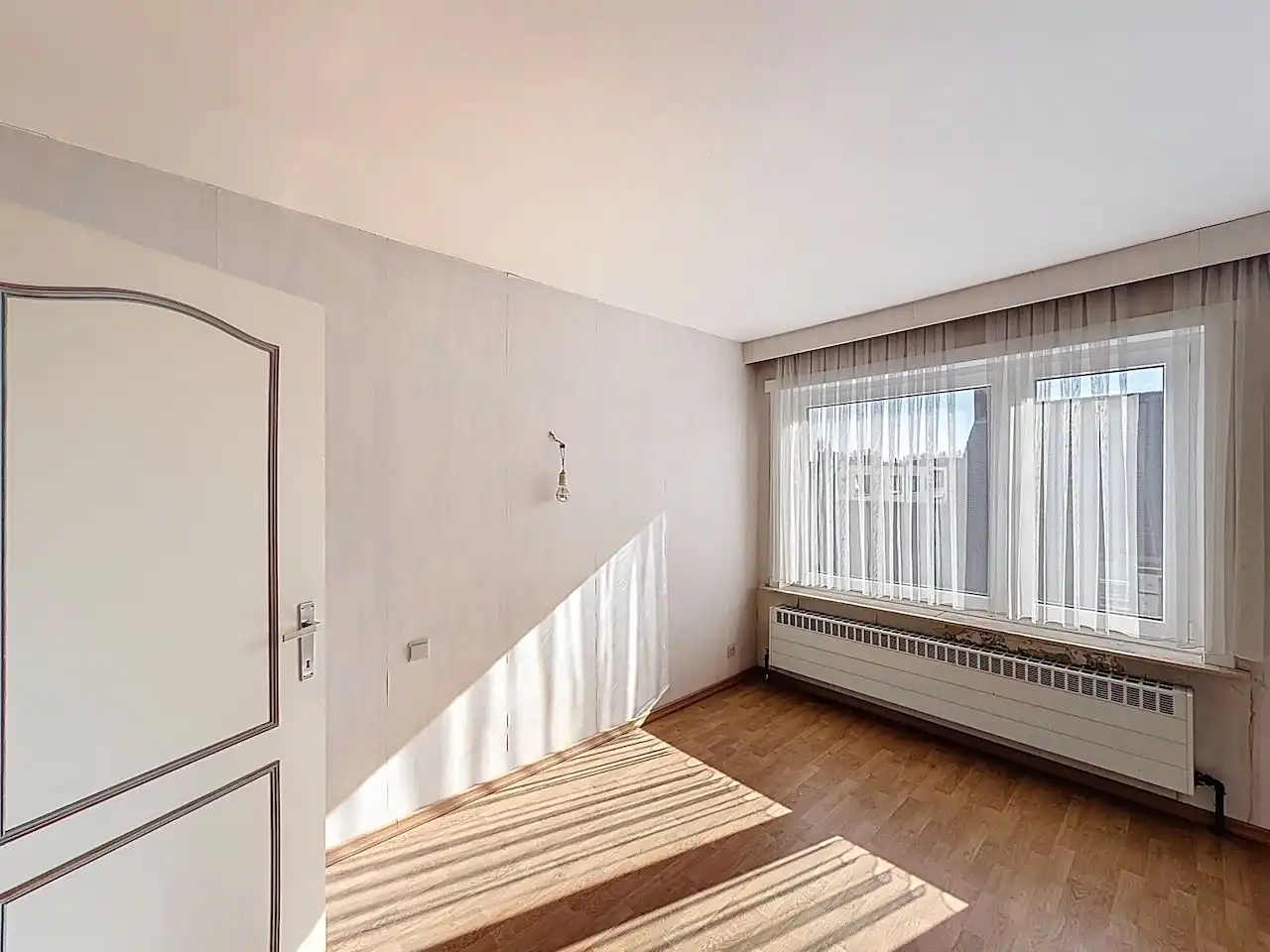 Bel-étage woning met drie slaapkamers en twee garages in het centrum van Heist-Aan-Zee foto 21