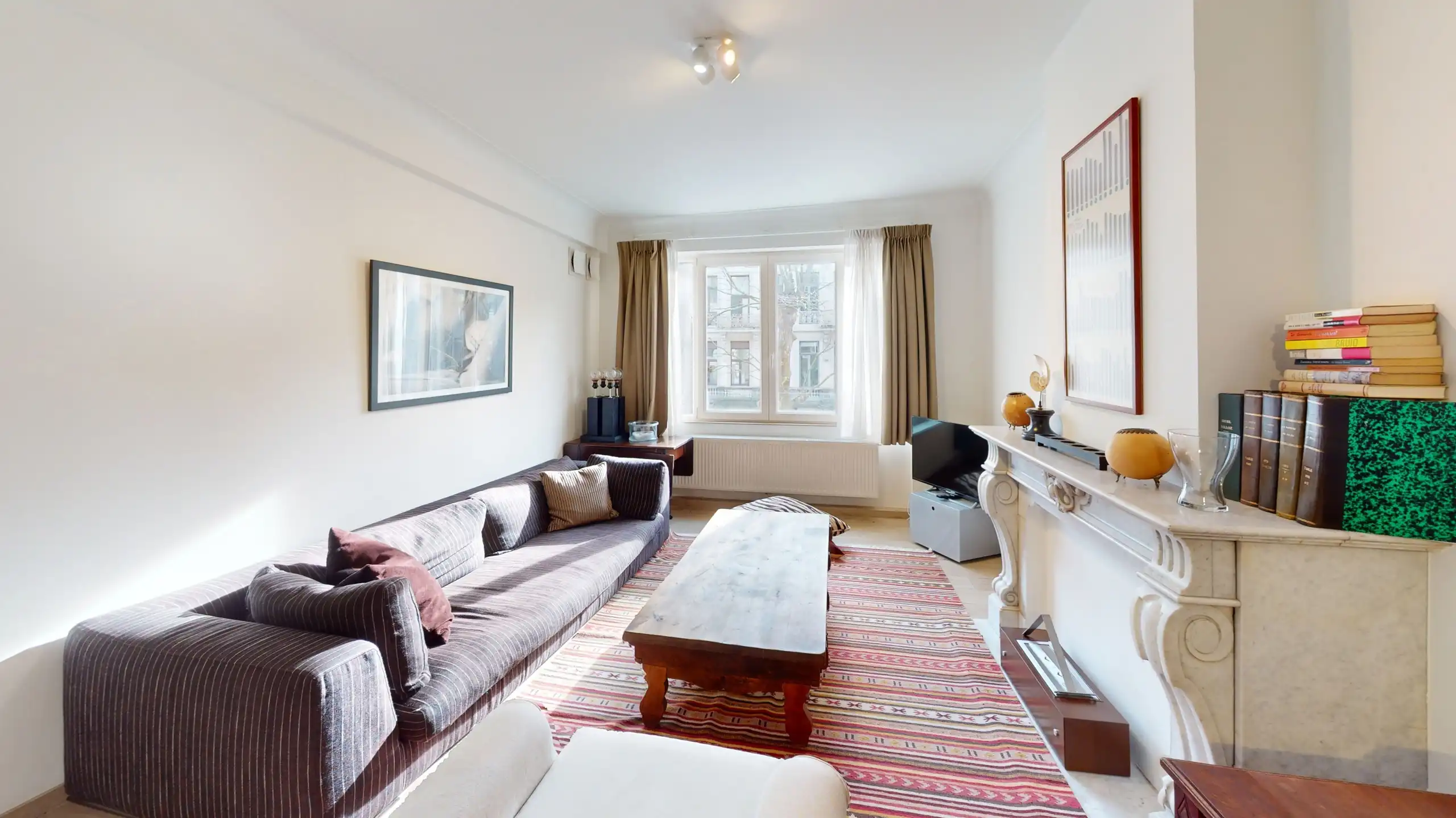 ANTWERPEN - Stijlvol gemeubeld appartement nabij het Centraal Station foto {{pictureIndex}}