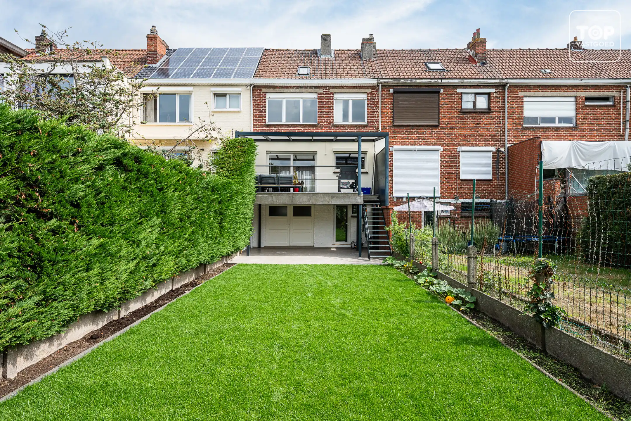 Instapklare woning met tuin vlakbij het Voorhavenpark. foto {{pictureIndex}}