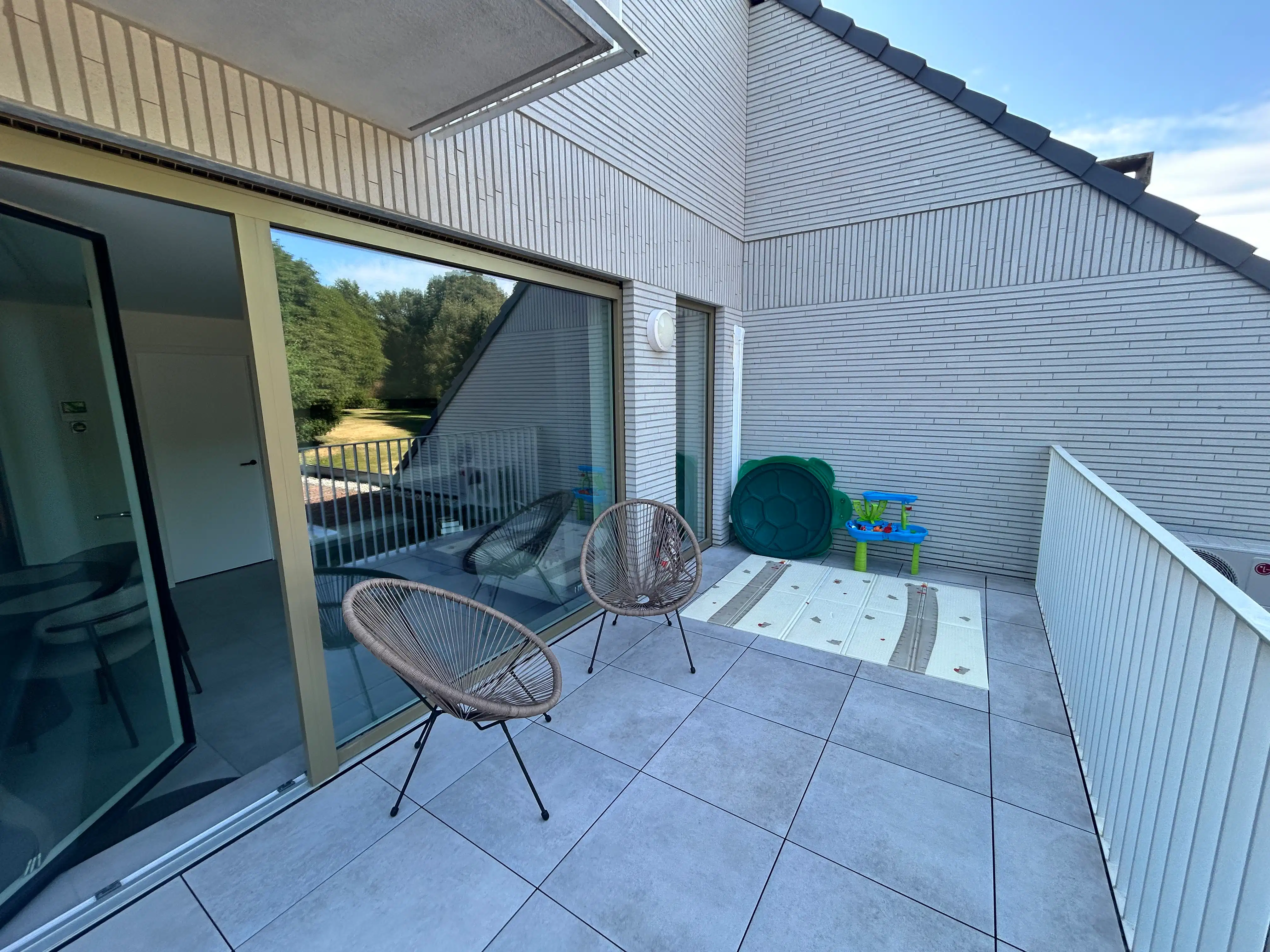Appartement met 2 slaapkamers in het mooie Sledderlo, Genk. foto 2