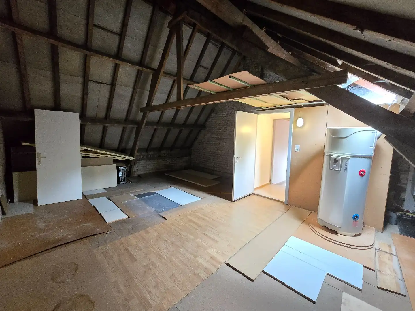 Te renoveren woning met 4 slpk's + loods te Wulpen foto 11