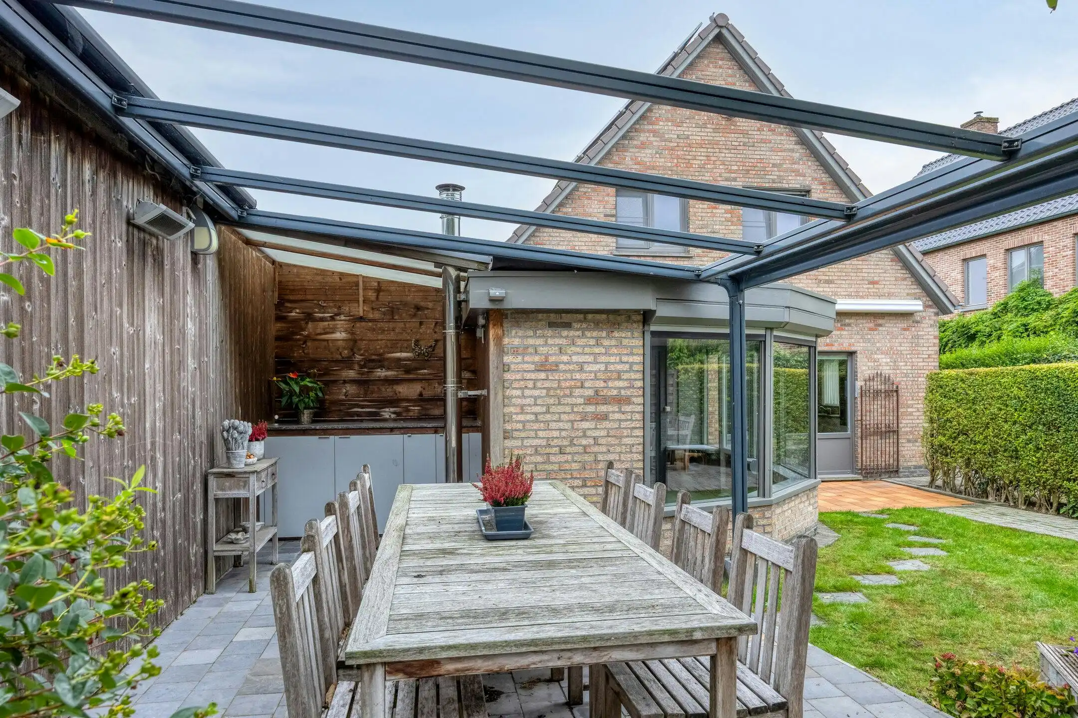 Unieke handelswoning met magazijn in Zomergem foto 32