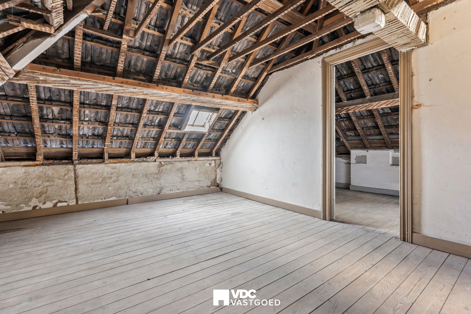 Statig herenhuis met grandeur en luxueuze afwerking in het hart van Tongeren foto 32