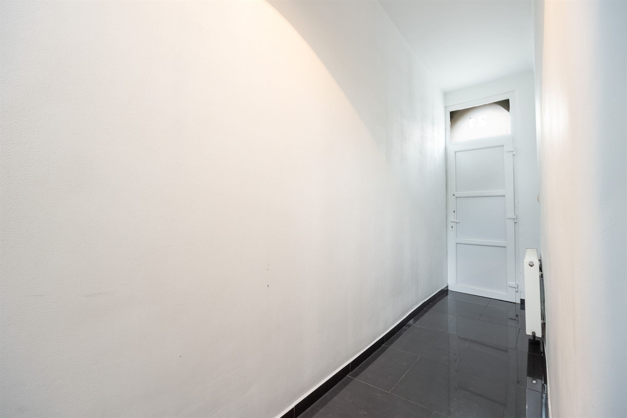 Volledig instapklaar huis met twee slaapkamers foto 23