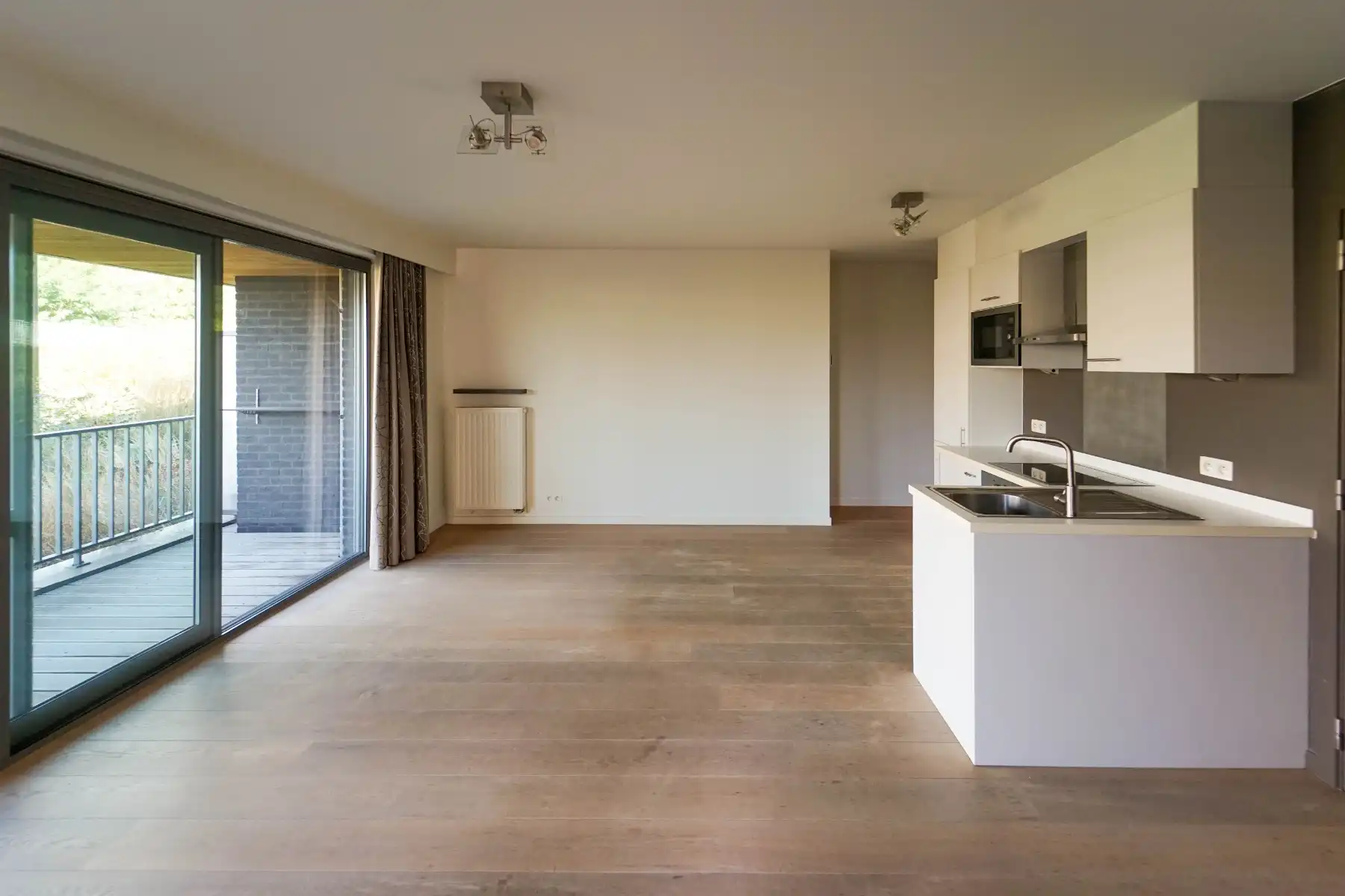 Studio met ruim terras aan Zuiderpoort Te huur foto 11