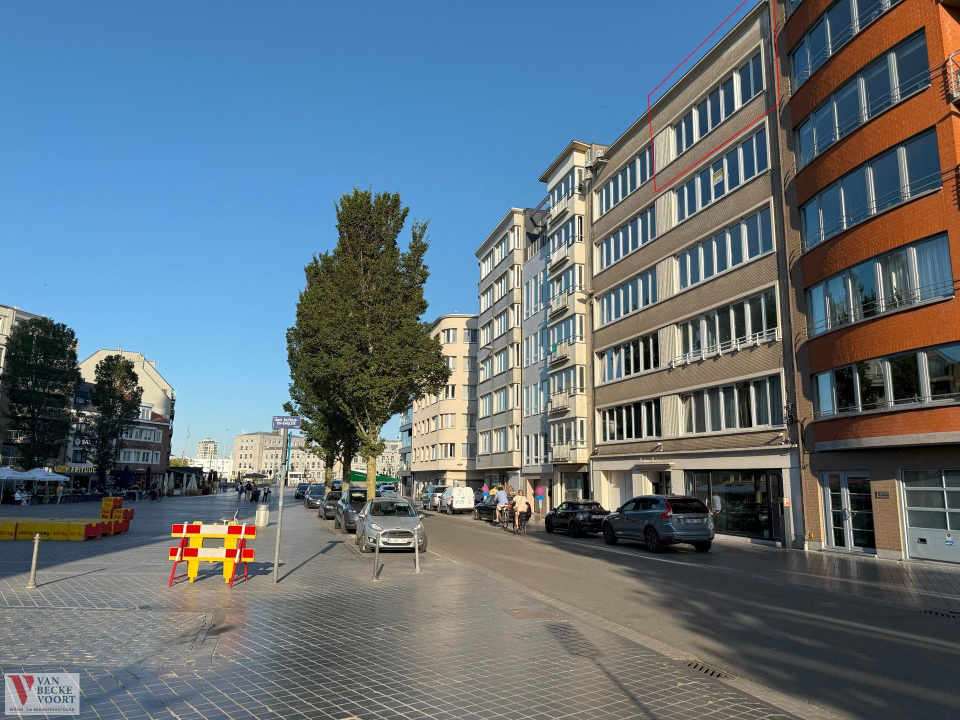 Stijlvol appartement op pleinlocatie foto 12
