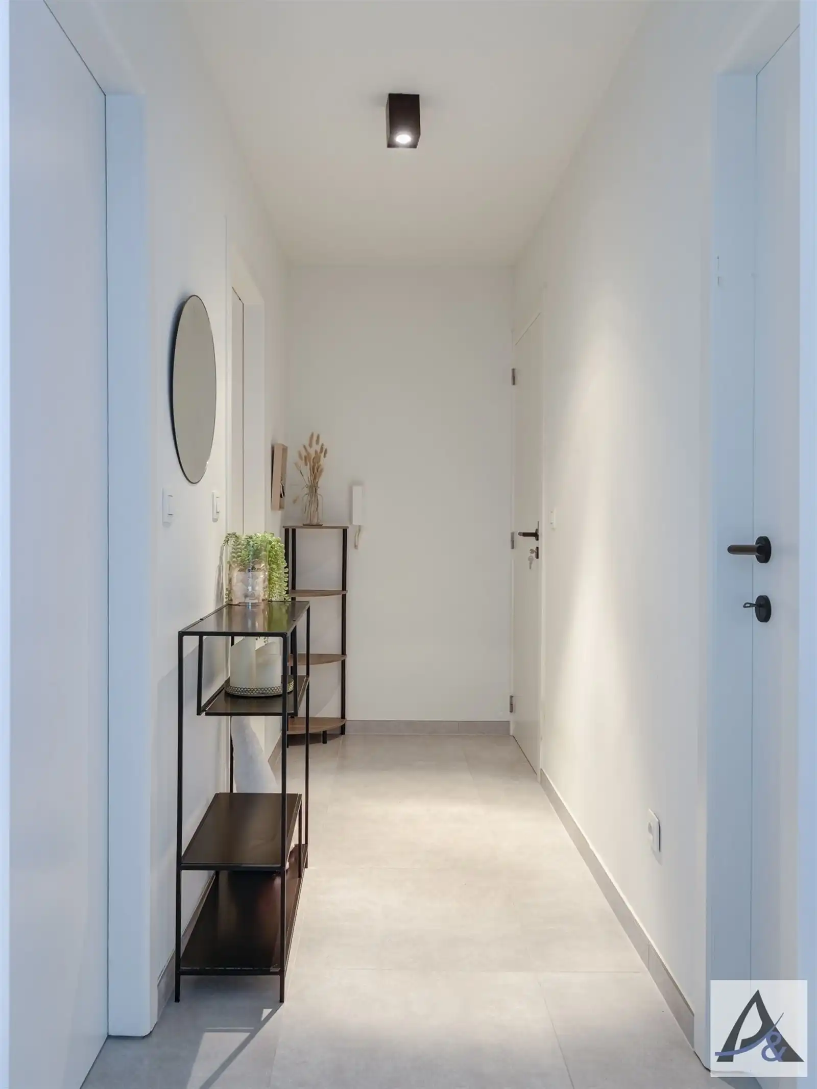 Instapklaar gelijkvloers appartement in hartje Bilzen met garage foto 4