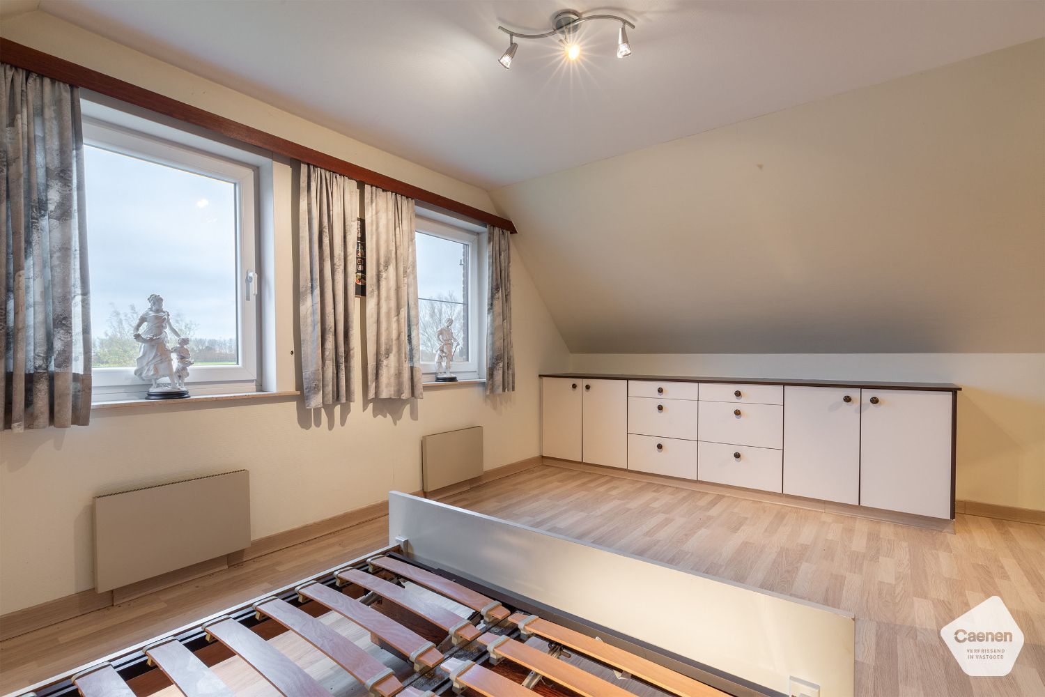 Charmante villa met tal van mogelijkheden en prachtige zongerichte tuin foto 23