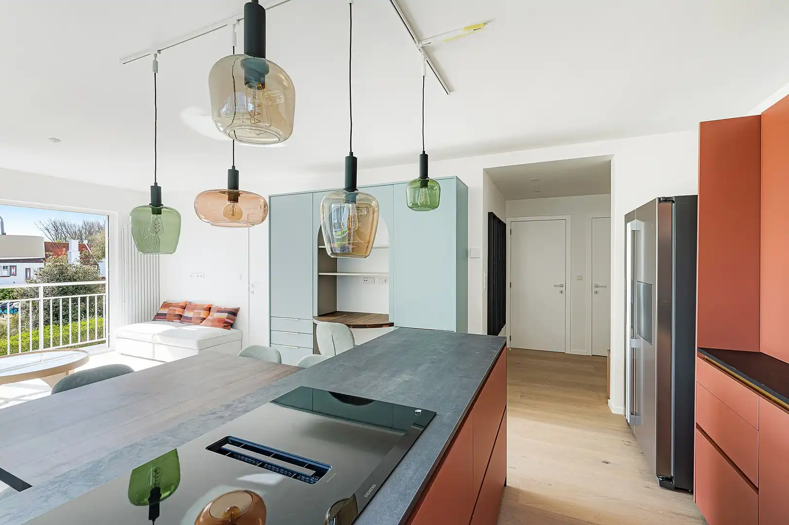 Appartement met twee slaapkamers, volledig gerenoveerd, op wandelafstand van het strand van Duinbergen. foto 5