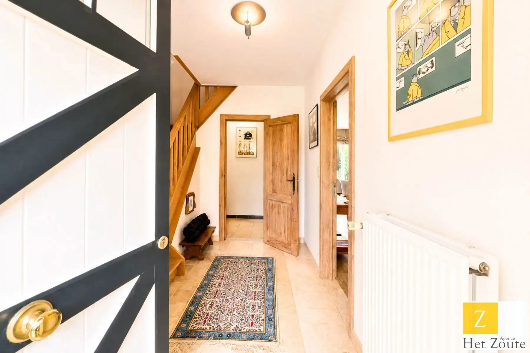 Stijlvolle halfopen woning met 4 slaapkamers foto 2