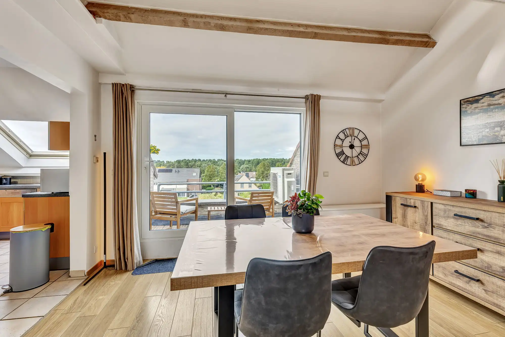 Gezellig dakappartement met autostaanplaats foto 5