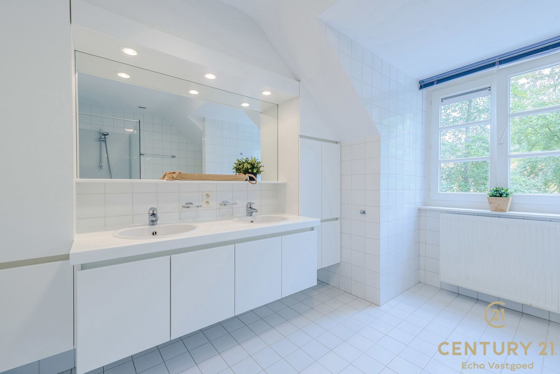 Tijdloze, instapklare villa met 5 slpk en 3 badk op ca1521m² foto 23