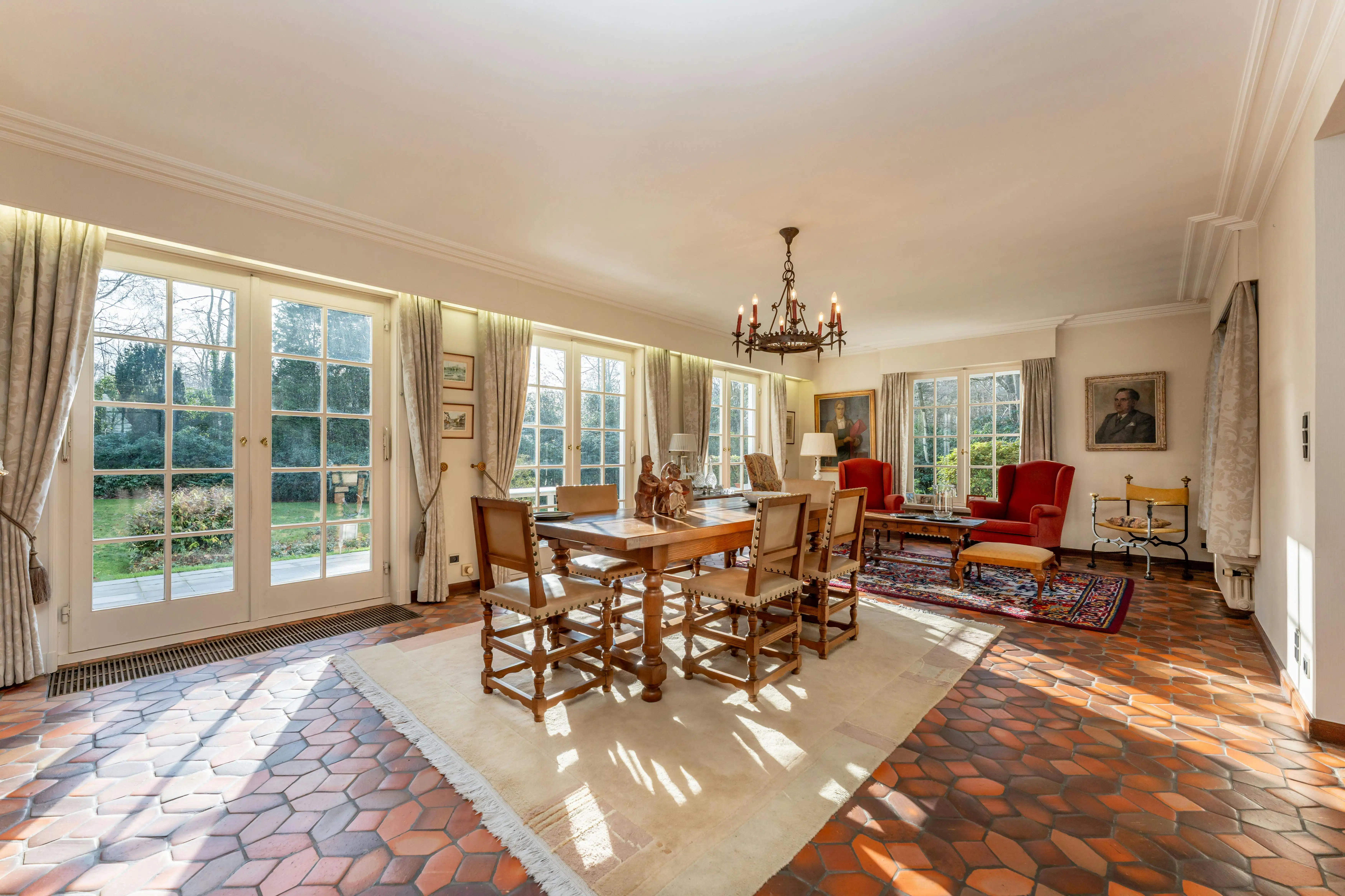 Klassieke villa te koop gelegen in het Waaroostpark  foto 6