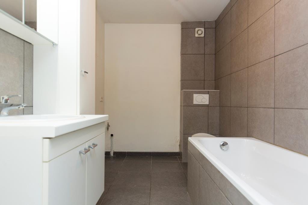 Ideaal starters of investeringsappartement te Kortrijk foto 5