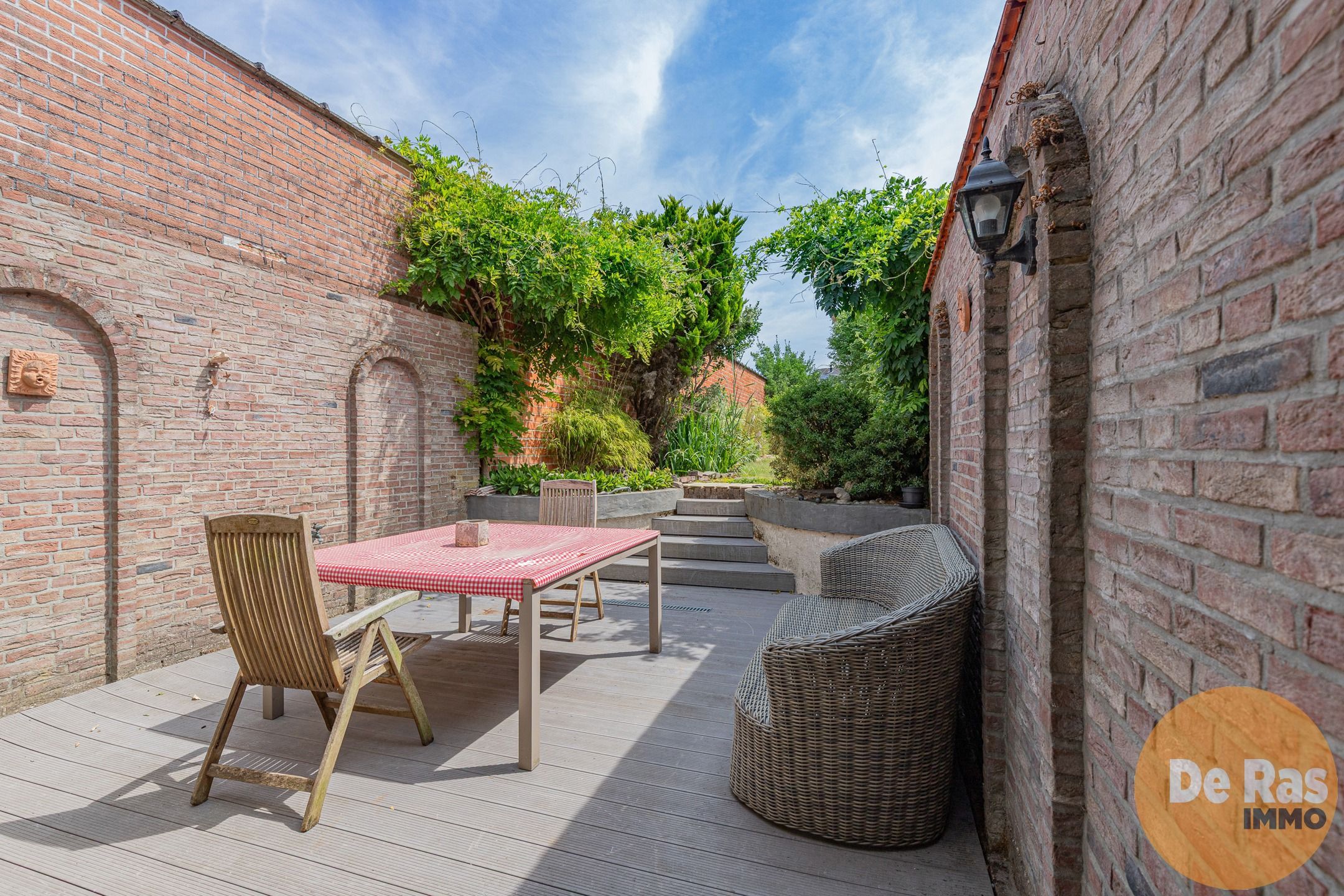 AALST - Ruime, instapklare stadswoning met mooie tuinzone foto {{pictureIndex}}