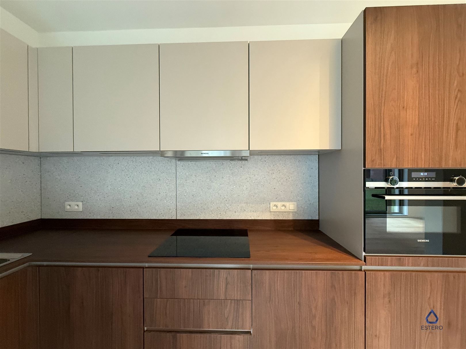 Modern nieuwbouwappt 2-SLK met terras te Tour & Taxis foto 10