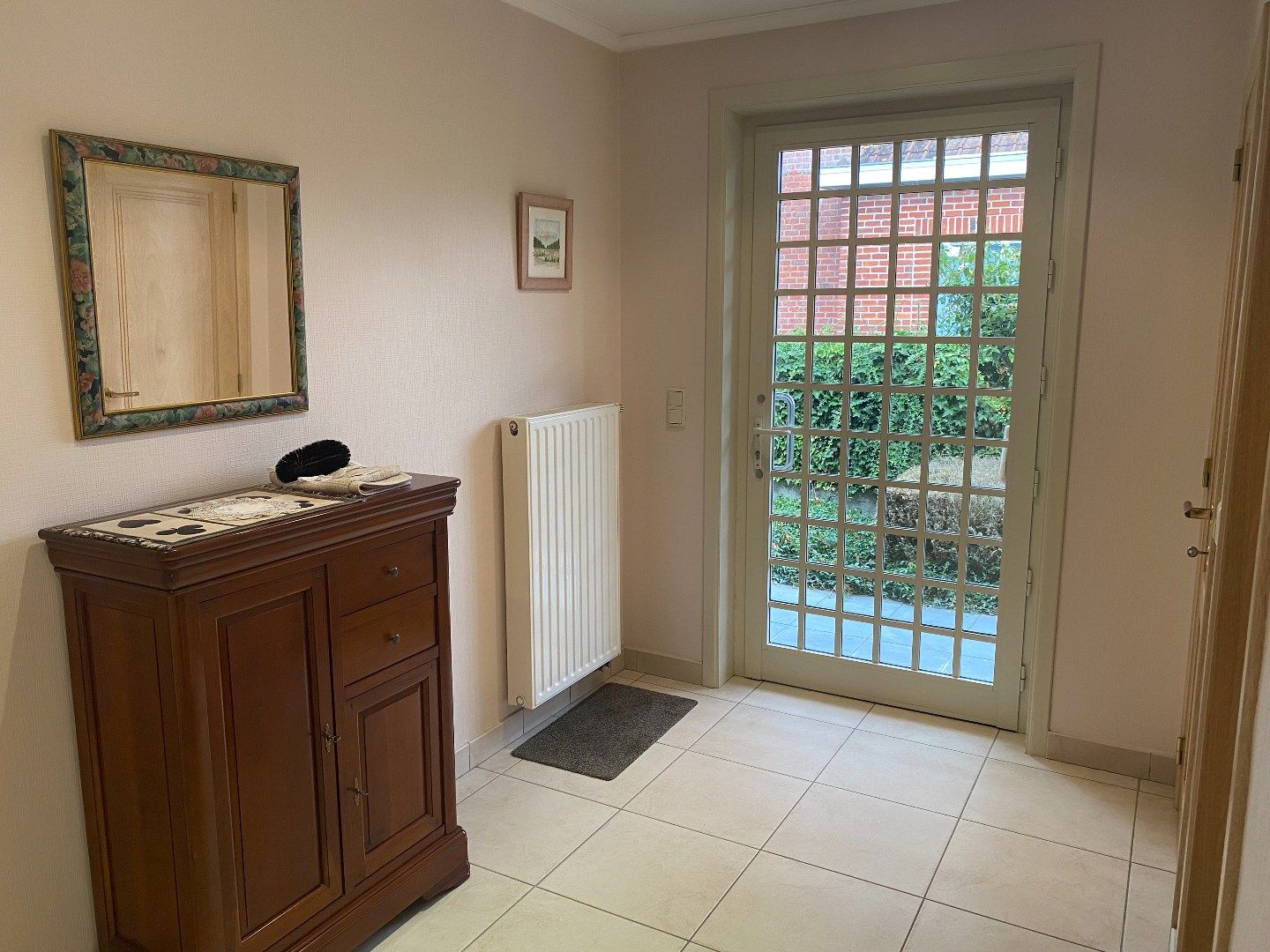 Te Huur: Alleenstaande Bungalow met Ruime Tuin in Wijtschate foto 3