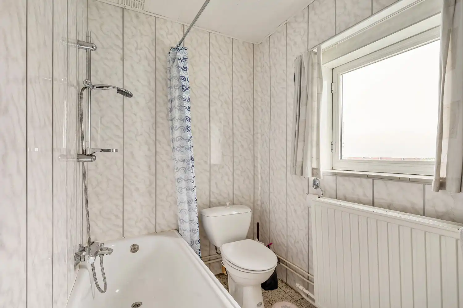 Charmante gezinswoning met 3 slaapkamers, veranda en tuin. foto 21