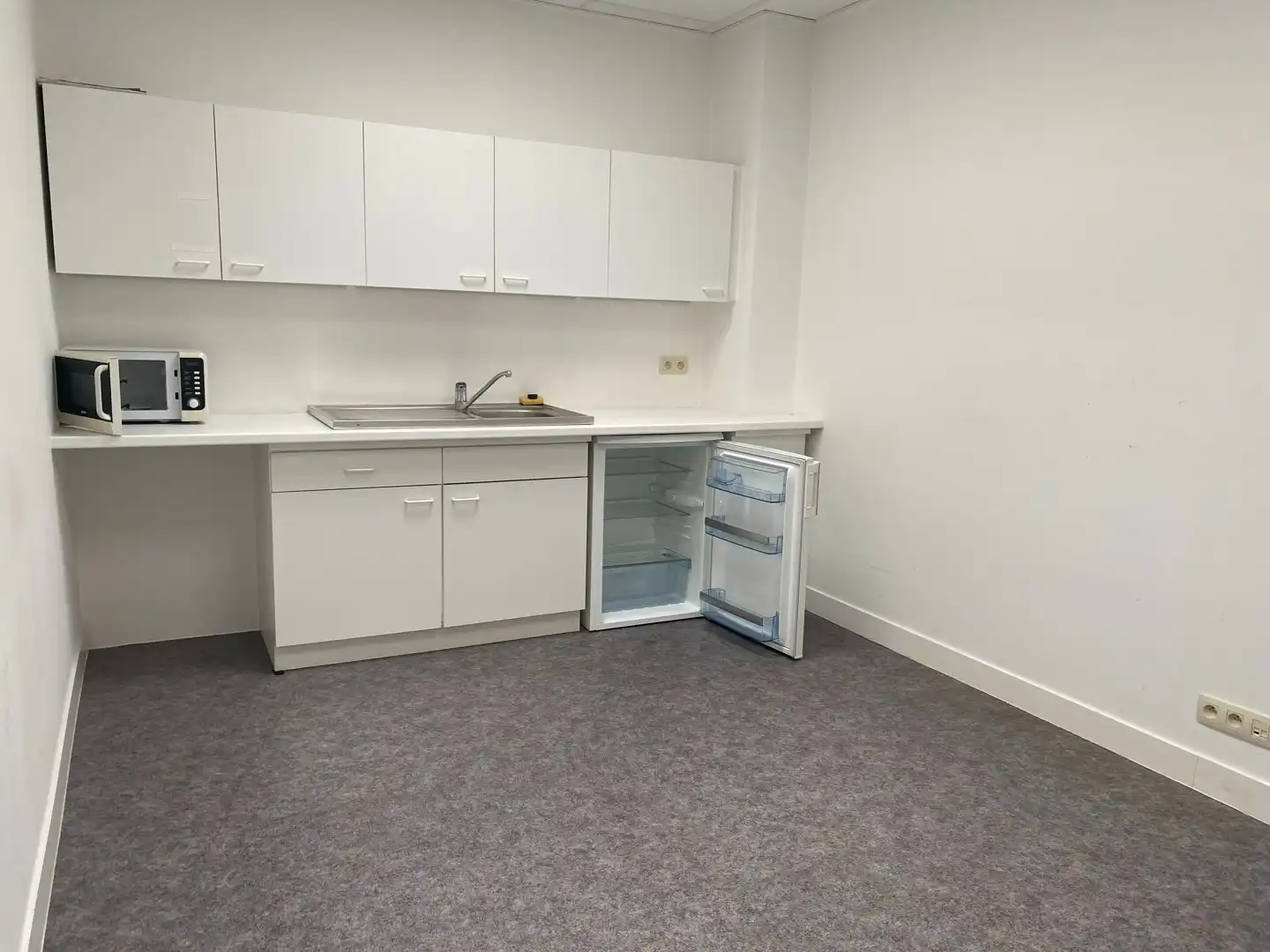 Mooi ruim winkelpand in centrum Eeklo foto 5