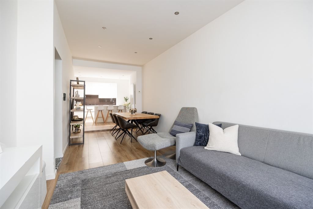 Ruime gerenoveerde woning met alle comfort foto {{pictureIndex}}