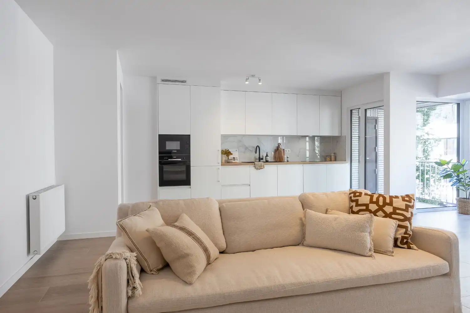 Gerenoveerd drie slaapkamer appartement foto 8