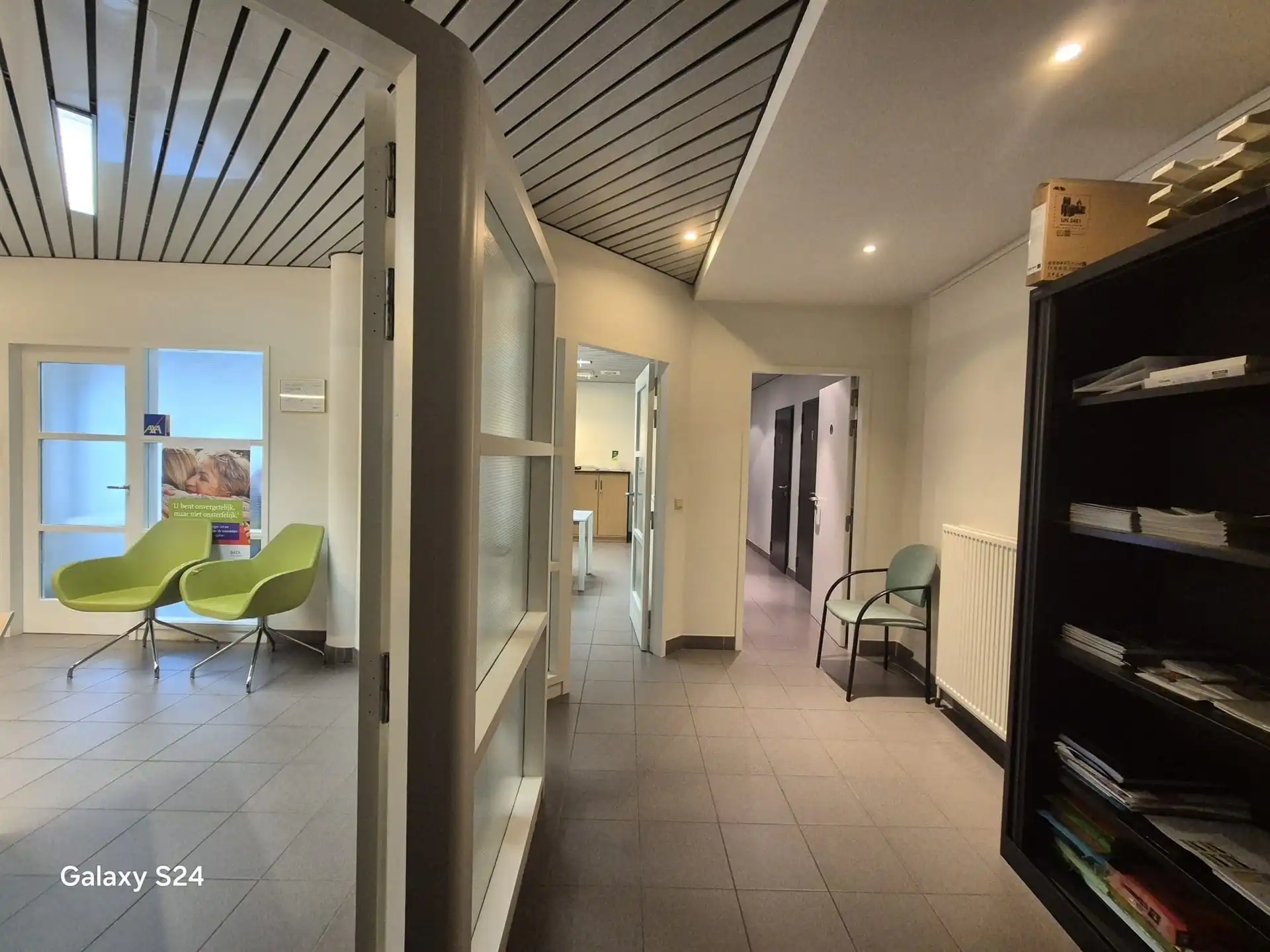 Ruim handelspand te huur – voormalig bankkantoor.  foto 6