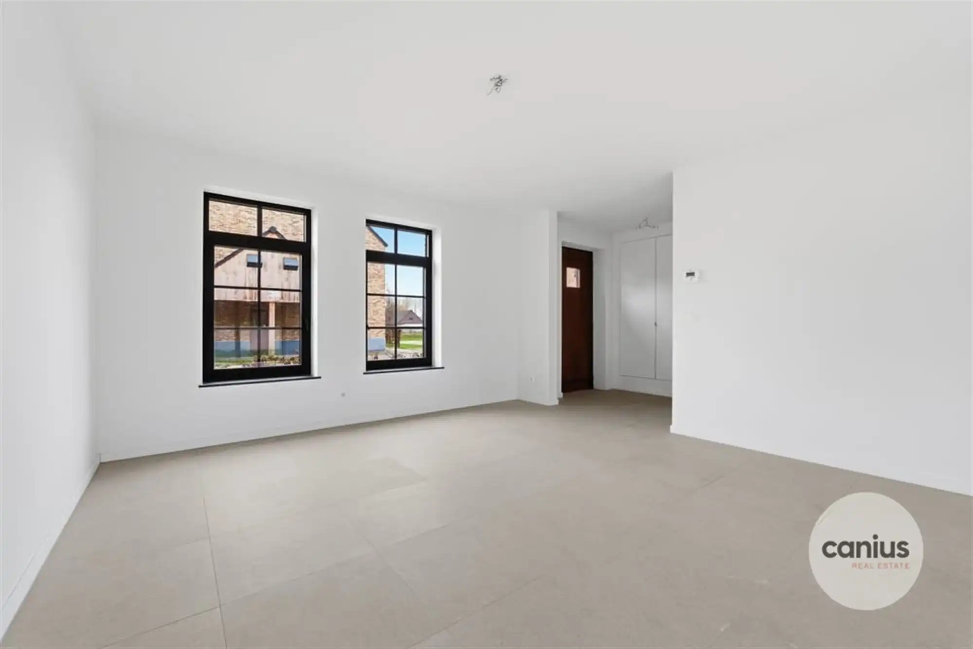 LANDELIJKE WONING MET 3 SLKS EN CARPORT foto 3