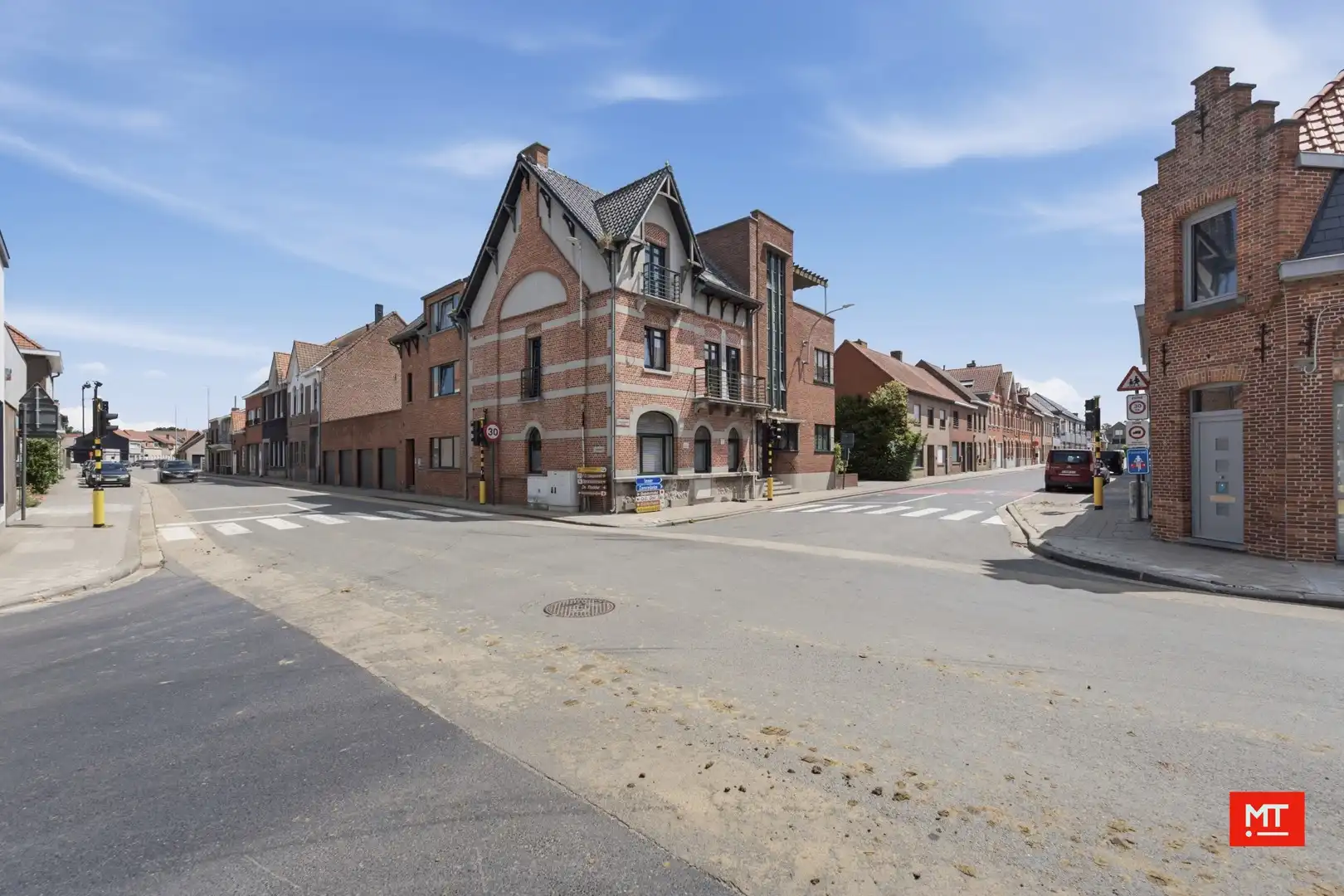 Gelijkvloers twee-slaapkamerappartement met garage te koop in het centrum van Langemark foto 17
