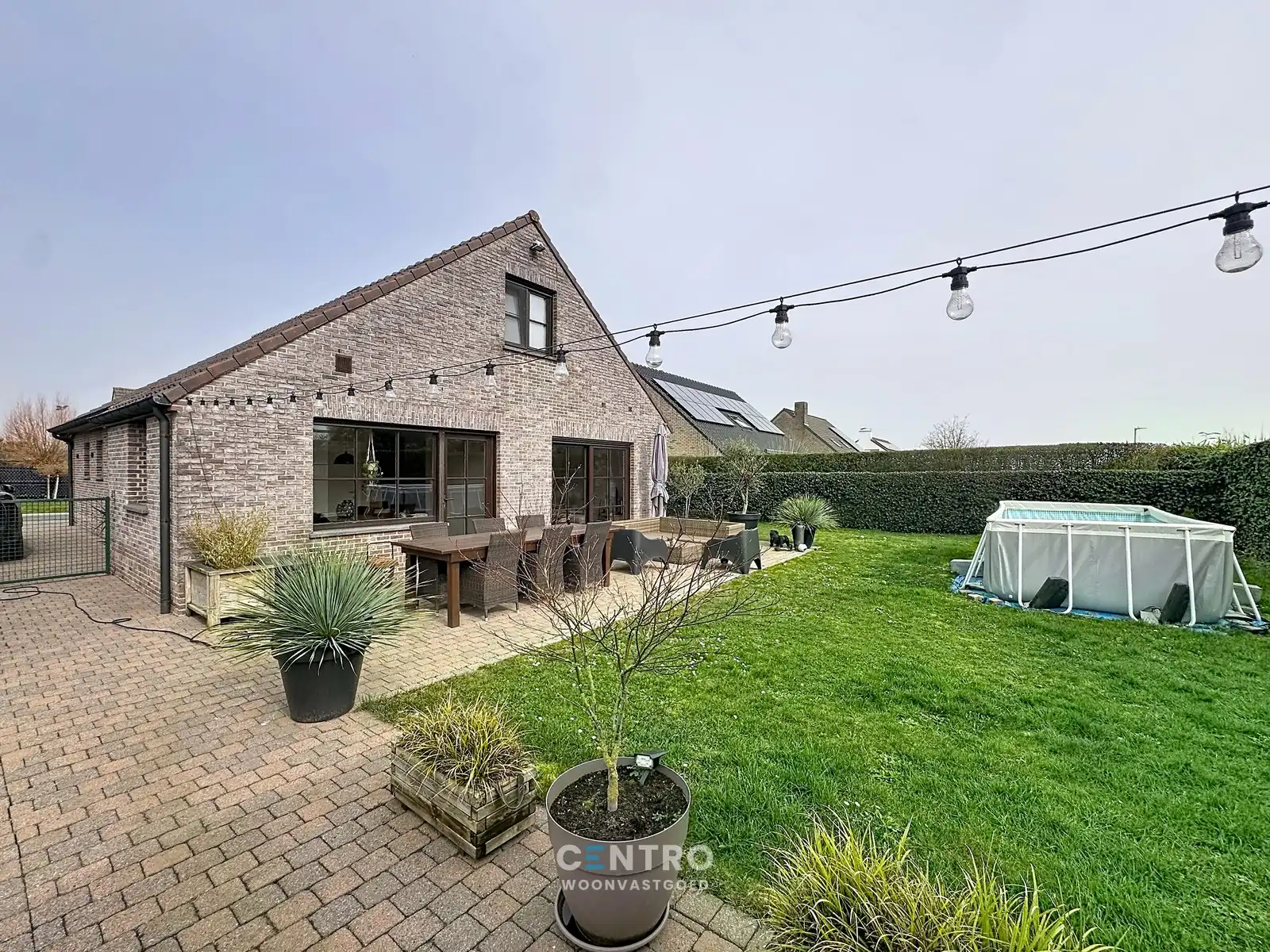 Goed onderhouden woning met 3 slpks én garage! foto {{pictureIndex}}