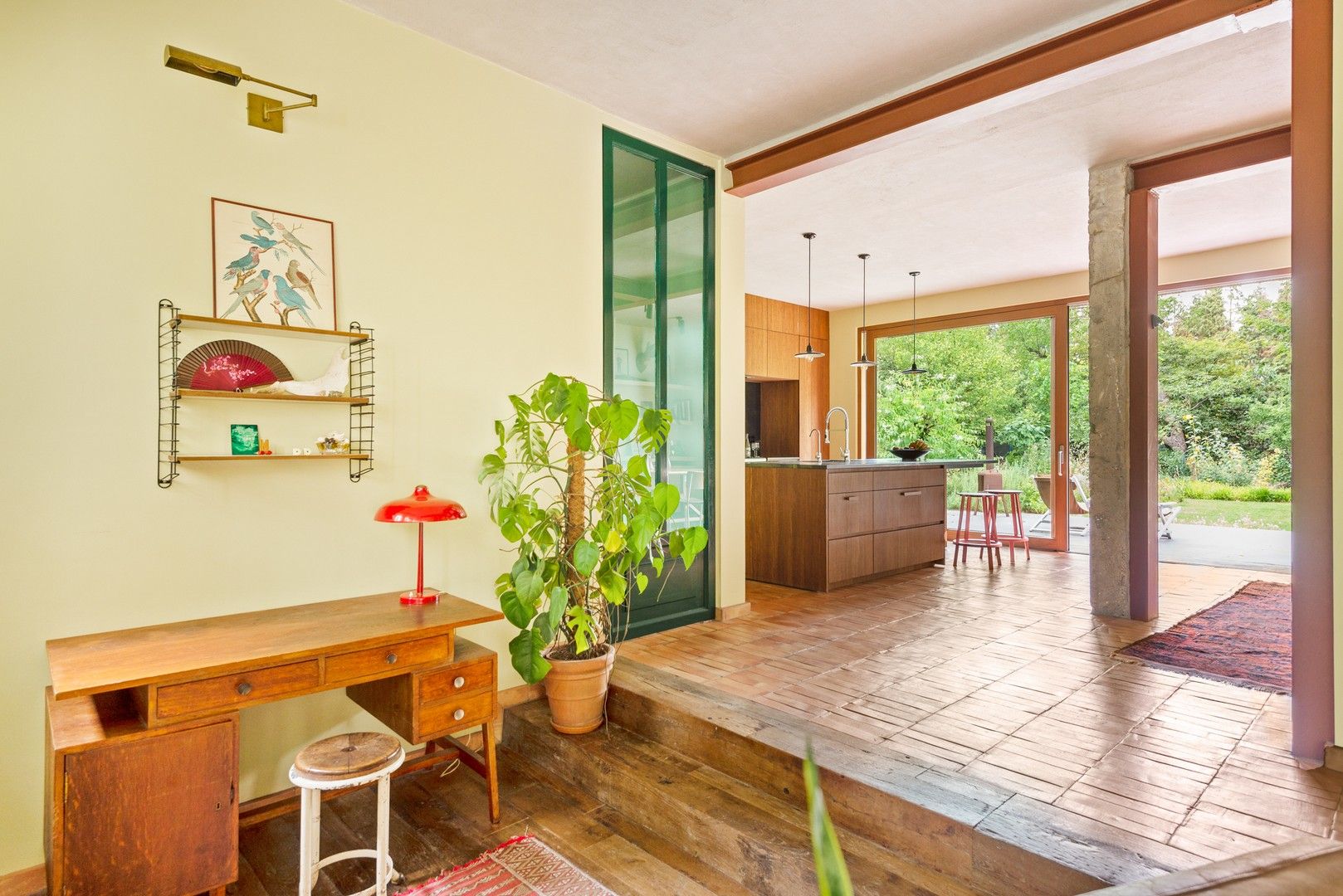 Stijlvolle, vrijstaande villa met zonnige tuin en zwemvijver foto 8