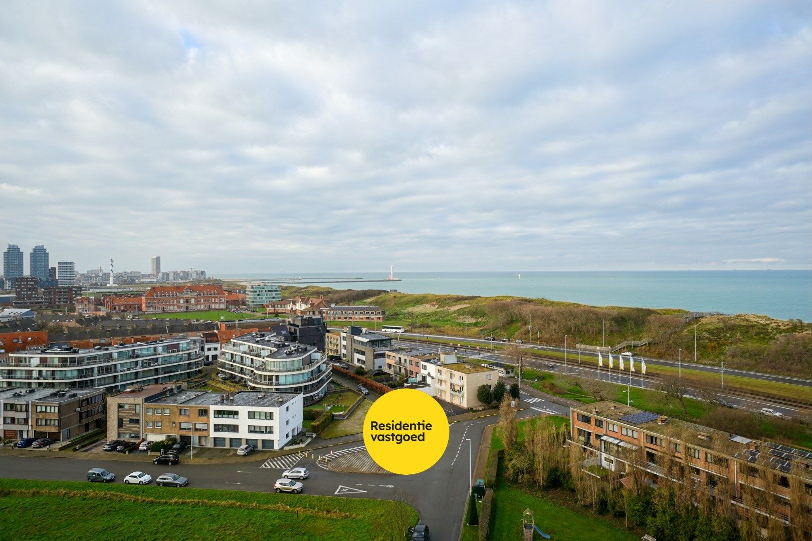 Appartement met 2 slaapkamers en zeezicht te Bredene foto 12