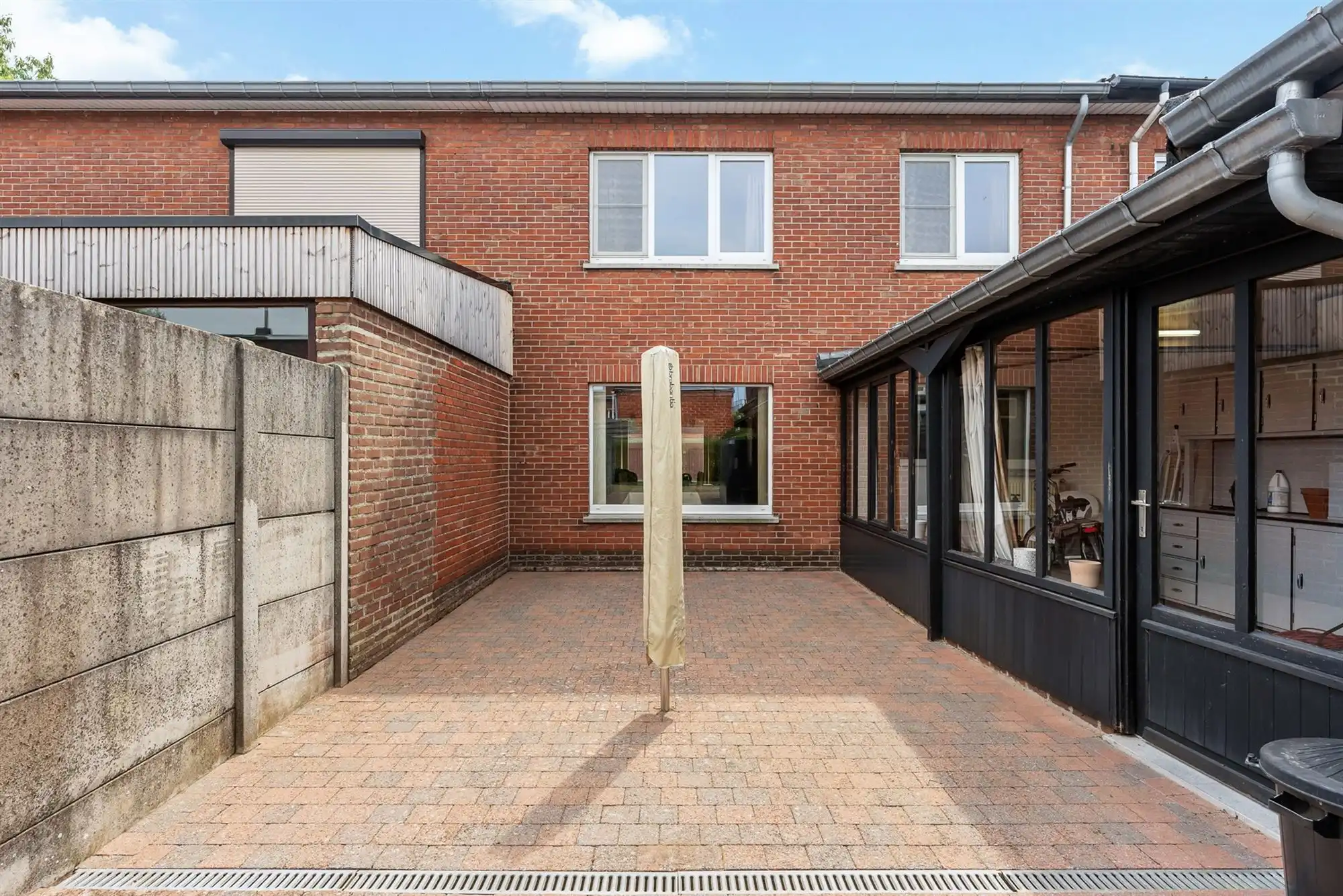 PERFECT ONDERHOUDEN WONING MET ACHTERINRIT NAAR TUIN IN BERINGEN CENTRUM foto 23