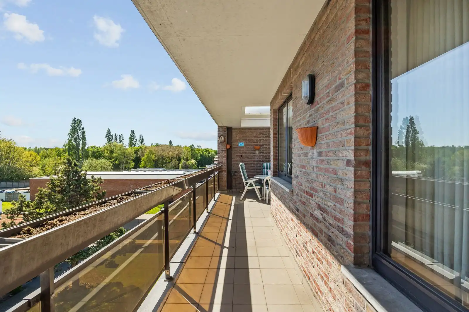 Zeer ruim appartement (mogelijkheid tot 3 slpks, nu 2) met zonnig terras. foto 13