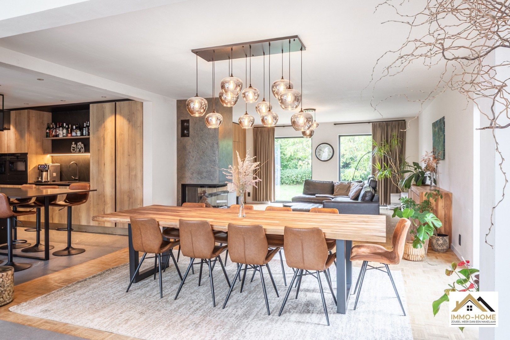 Gerenoveerde ruime gezinswoning met tuin en dubbele garage! foto 9