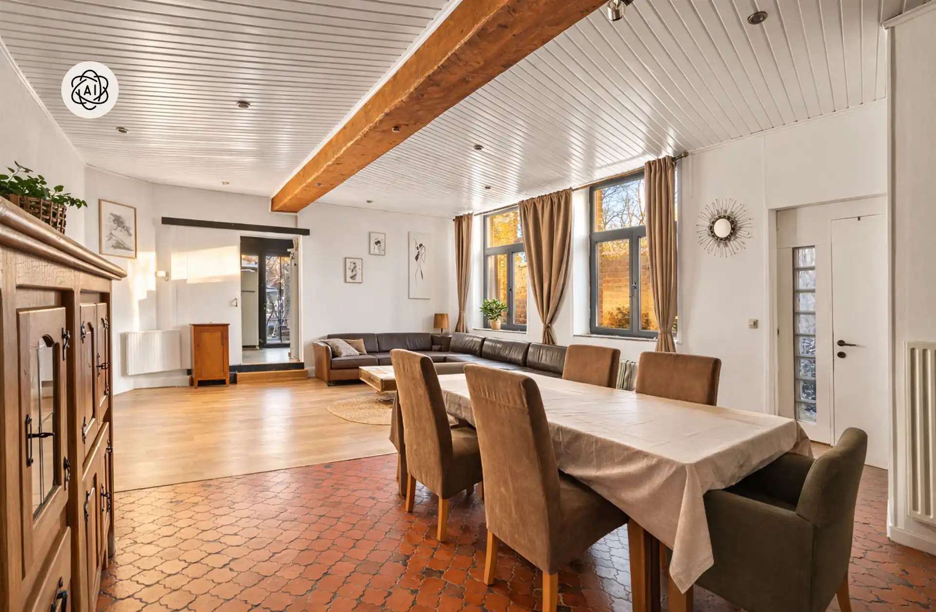 Grote karakterwoning met 5 slaapkamers en dakappartement. foto 3