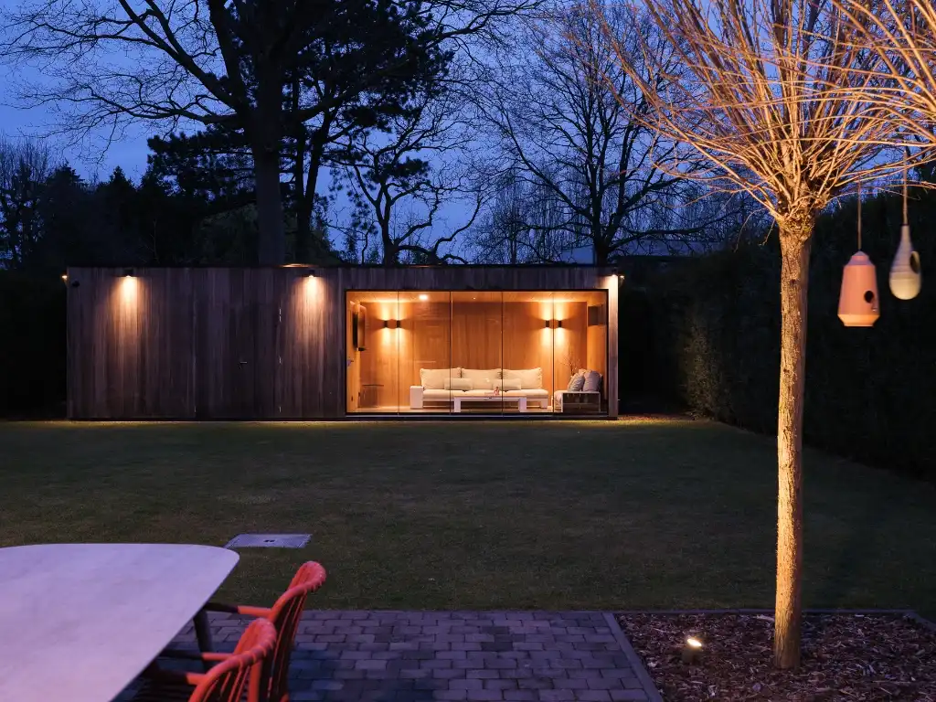 Sint-Denijs-Westrem - Vrijstaande woning met aangename tuin en achtergelegen ‘poolhouse’ in een rustig gelegen wijk. foto 2