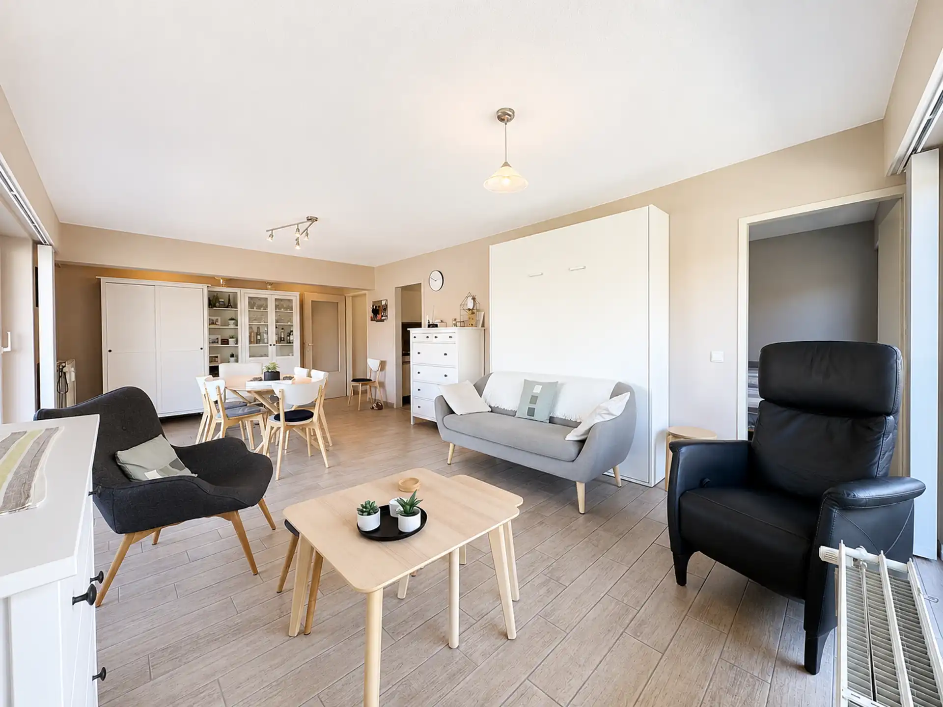 "Instapklaar appartement + garagebox vlak bij zee" foto 7