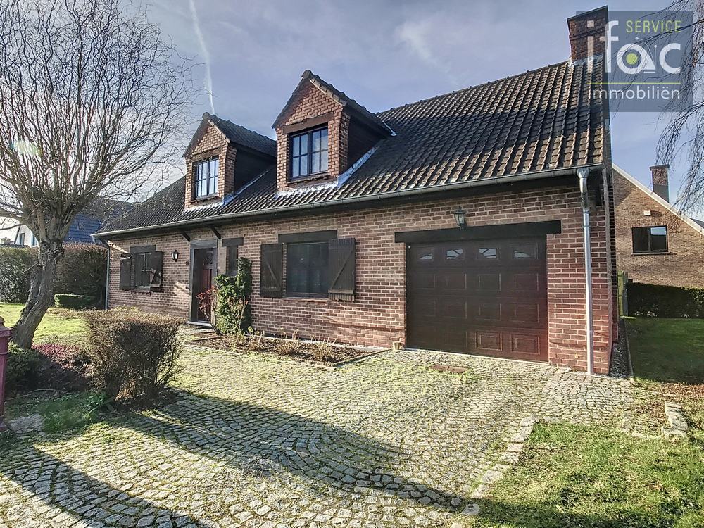 Hoofdfoto van de publicatie: Villa te koop