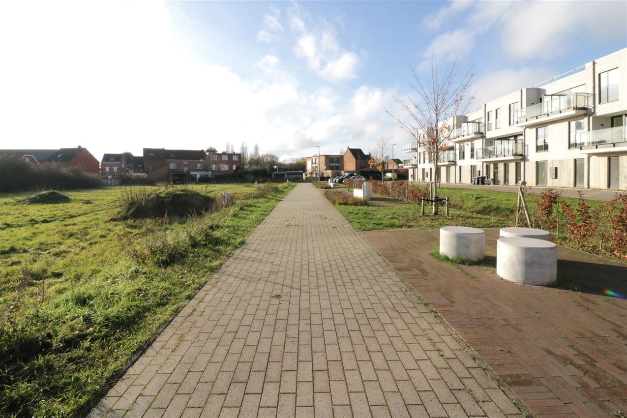 Zonnig appartement, zuidterras, twee slpk, autostaanplaats op gunstige locatie foto 38