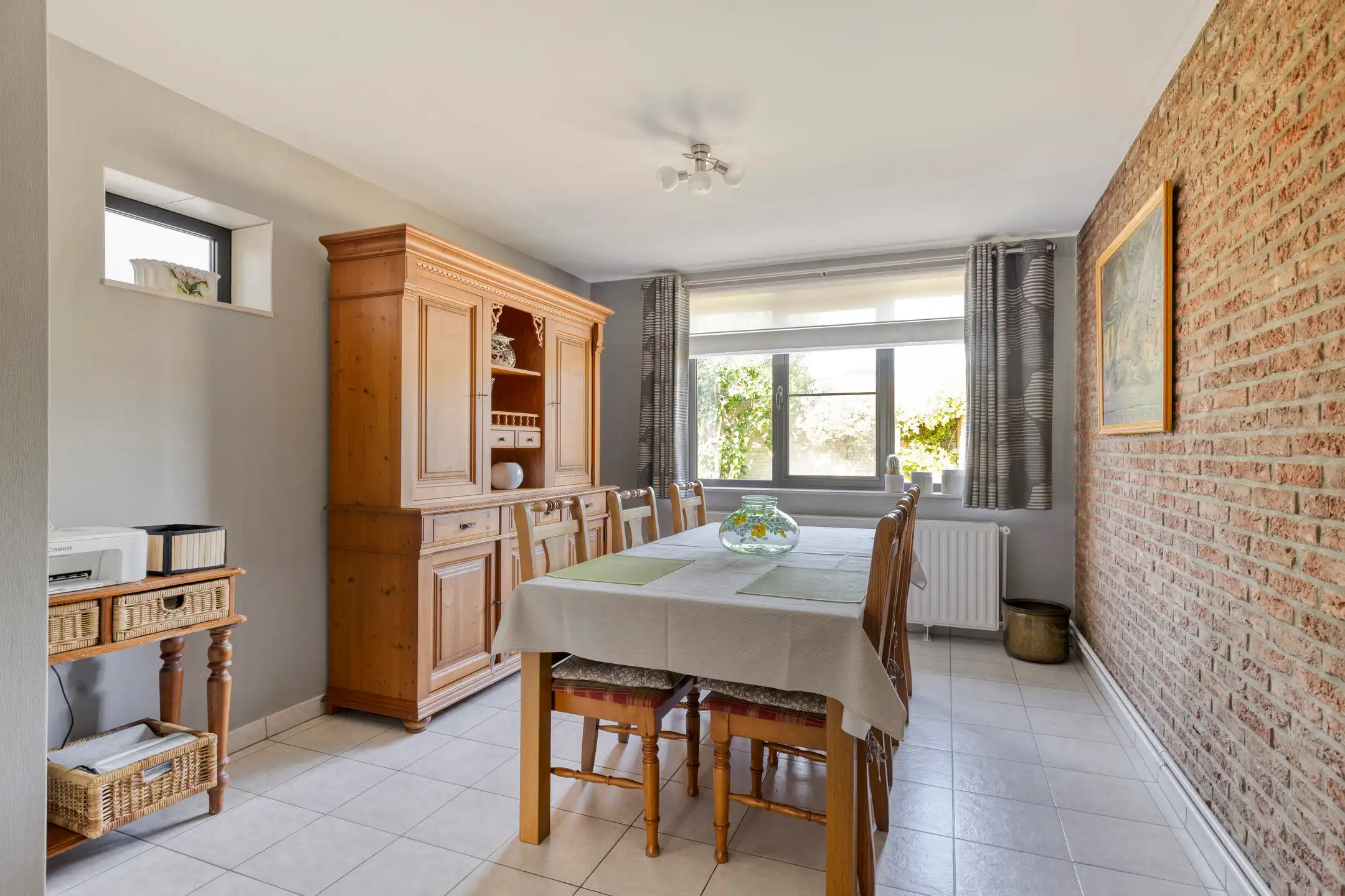 Lichtrijke 3-gevelwoning met garage op uitstekende locatie! foto 6