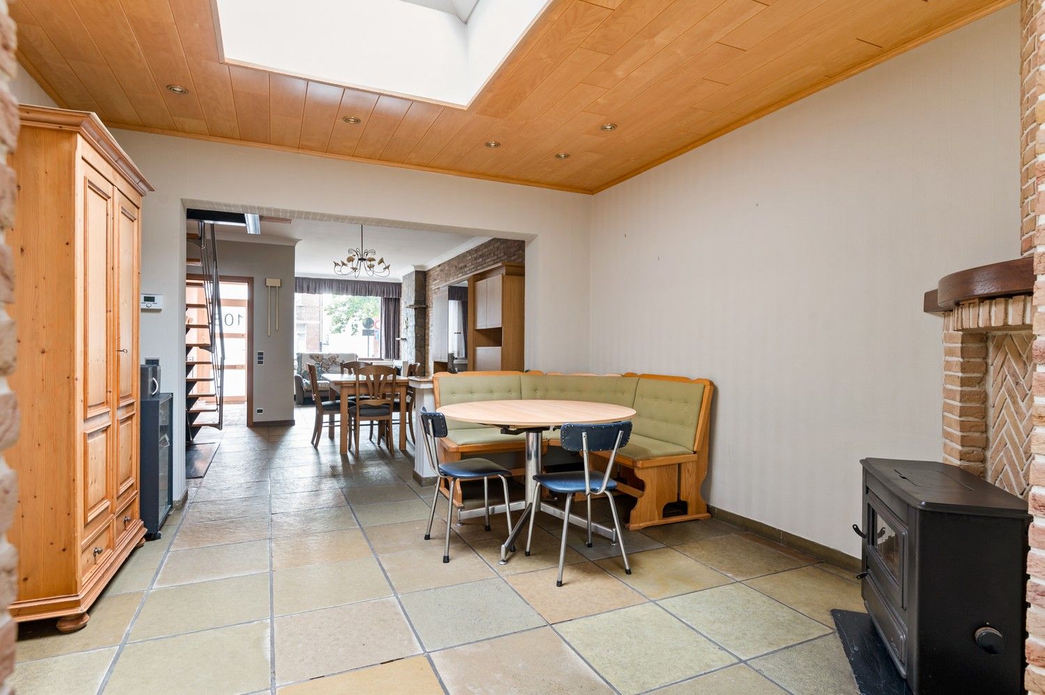Huis met 3 slaapkamers en tuin te koop in Wijnegem! foto 9