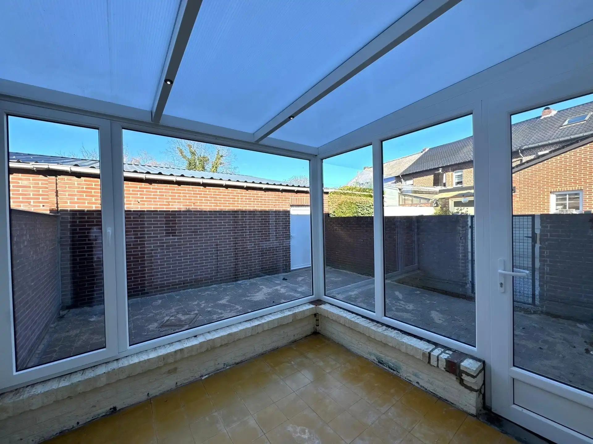 Halfopen bebouwing op rustige locatie in Maasmechelen foto 12