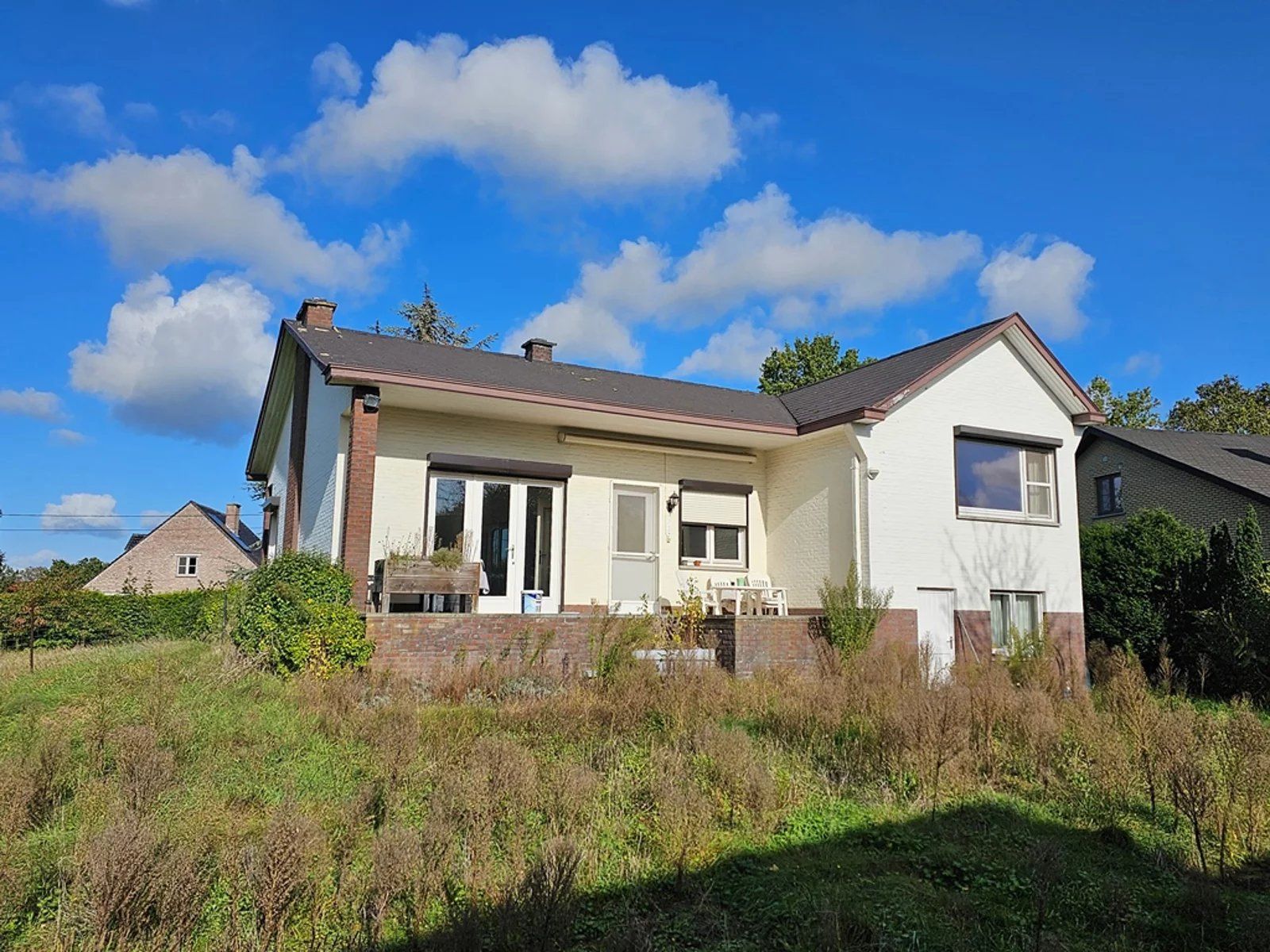Bolderberg: Te renoveren woning op een ruim perceel. foto {{pictureIndex}}