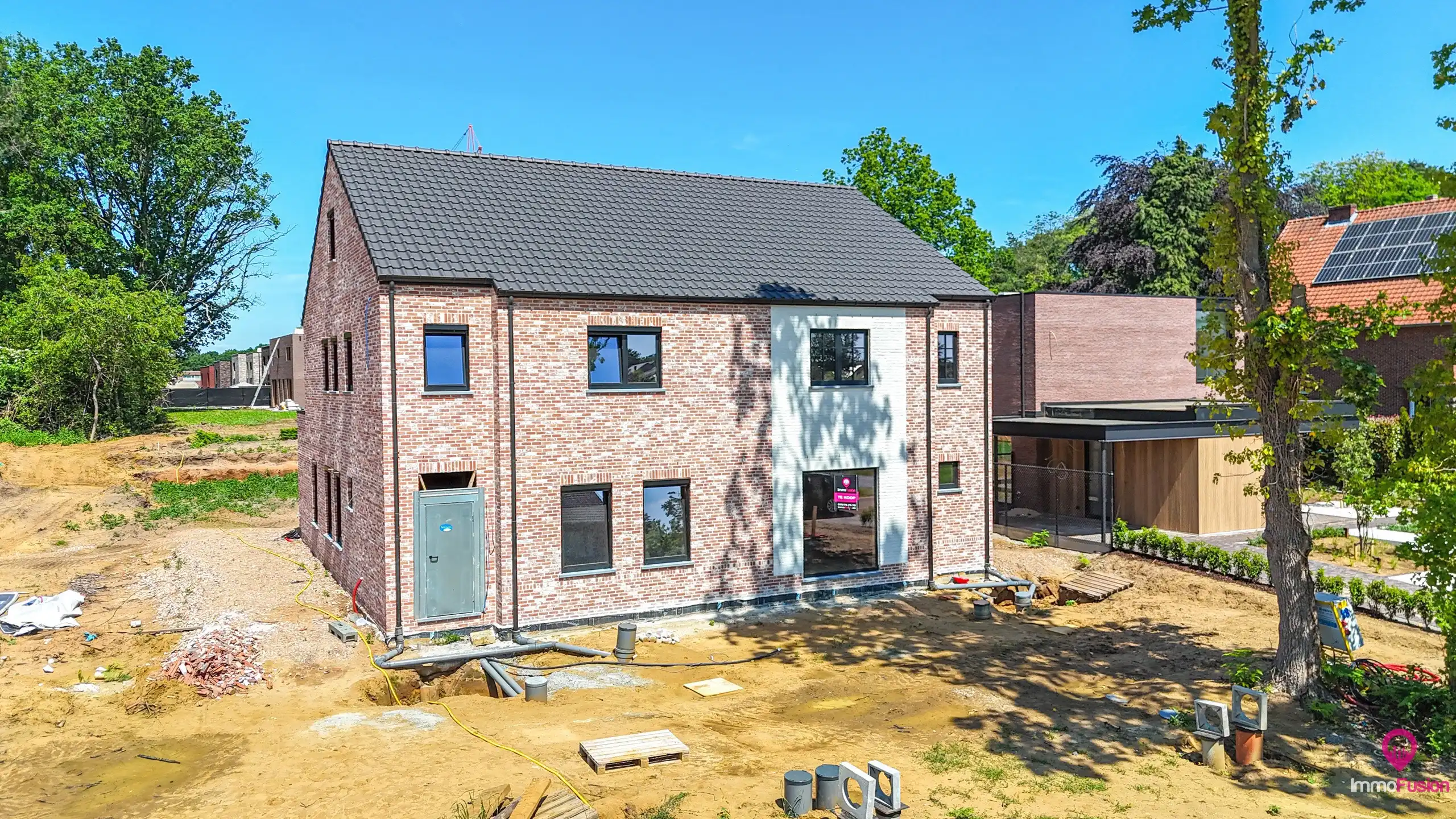 Prachtig gelegen casco woning met 4 slaapkamers! foto 5