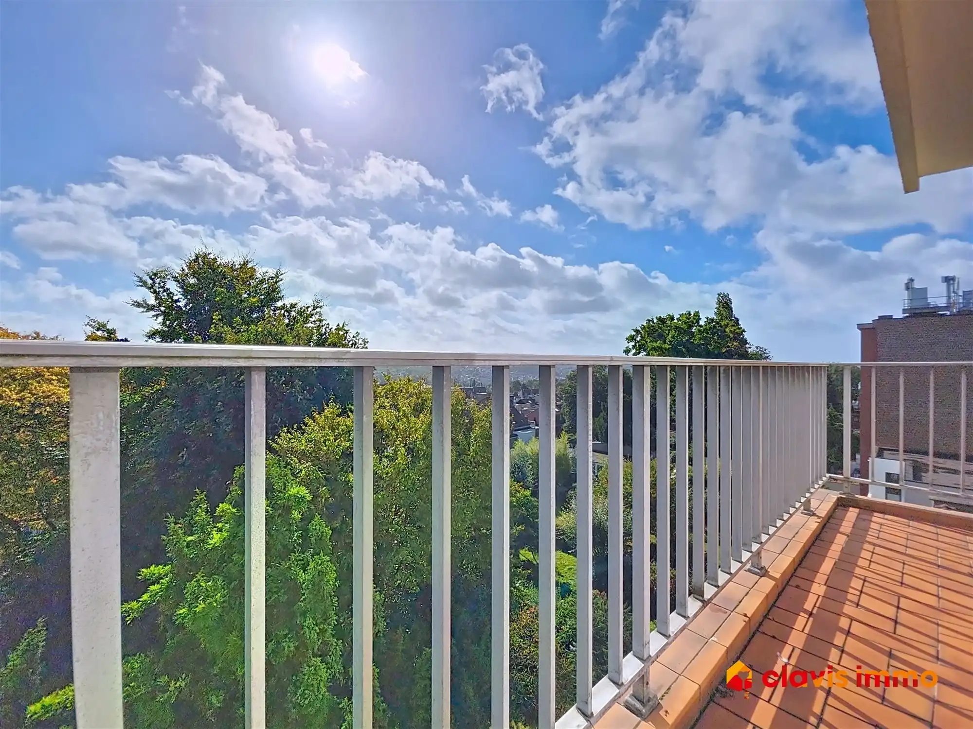 2 slaapkamers en 2 terrassen in groene omgeving foto 6